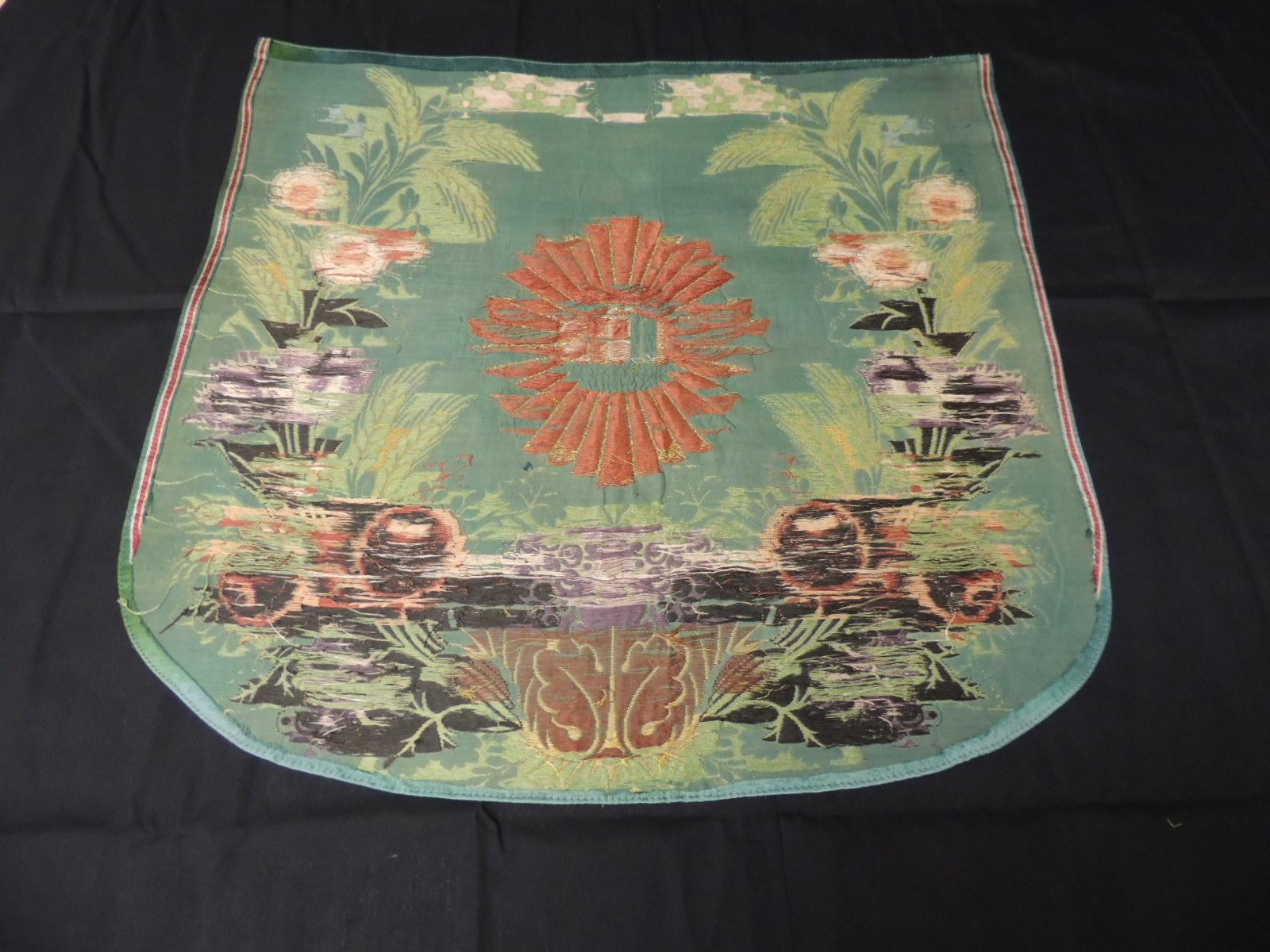 italien Tissu d'autel ou bannière en brocart ancien à broderie ecclésiastique verte et or