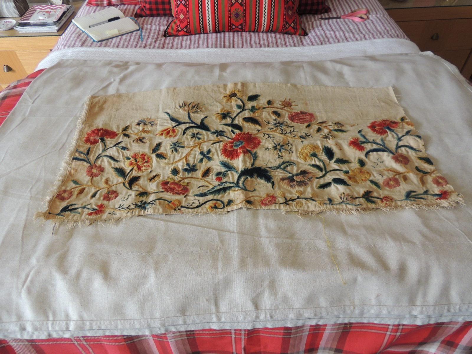 Antique green and red crewel work embroidery floral textile panel.
Ideal for pillows and upholstery.
Size: 18 x 35 x 0.25.