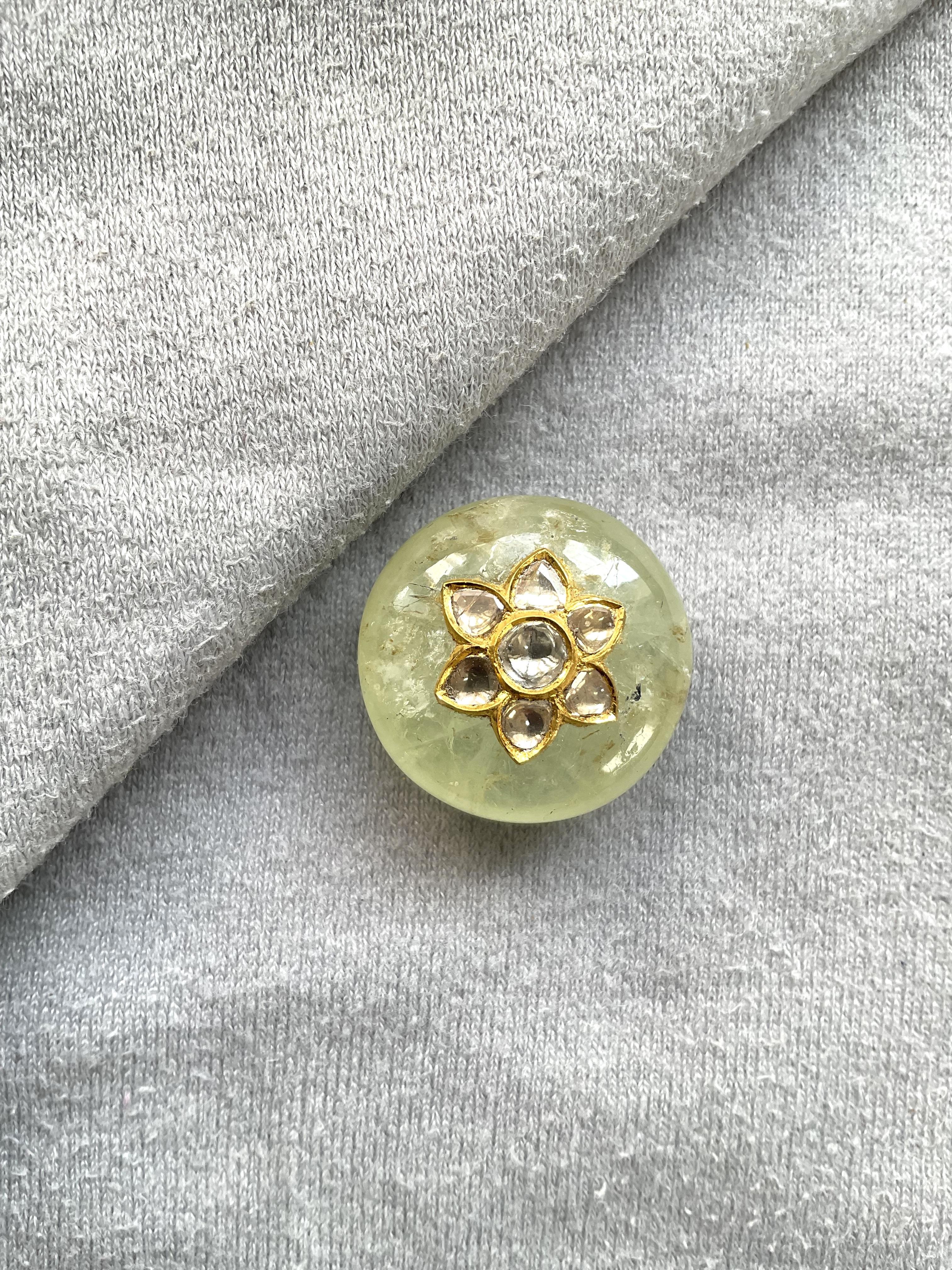 Taille ronde Beryl vert ancien 50,47 carats avec or 22 carats travaillé à la main avec diamants naturels en vente