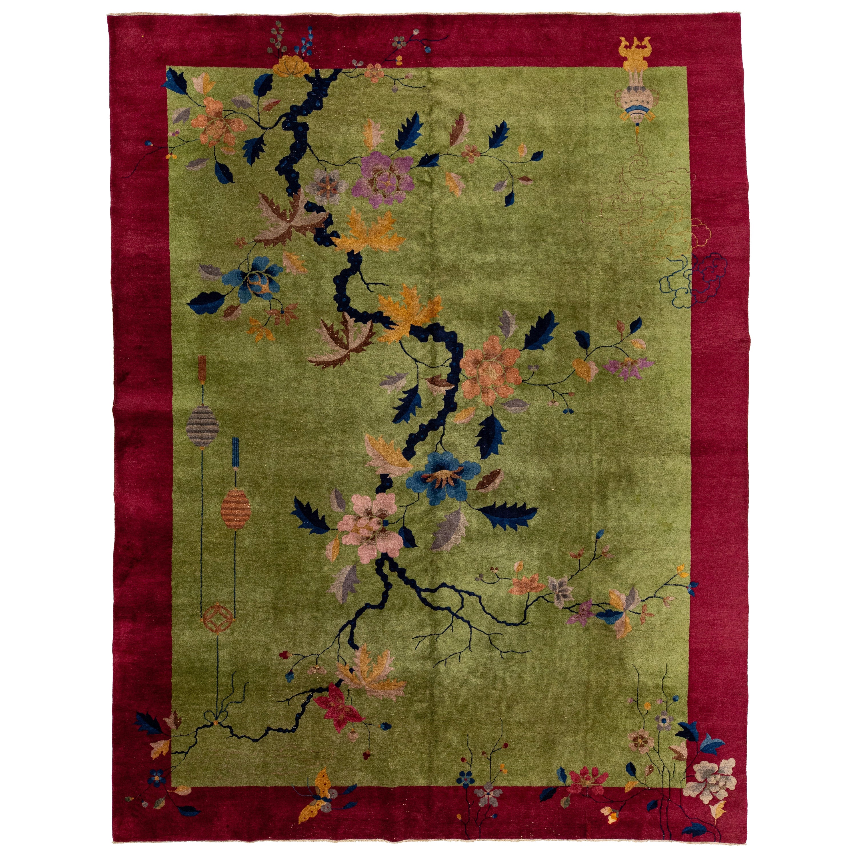 Tappeto antico cinese Art Deco verde con design floreale multicolore in vendita