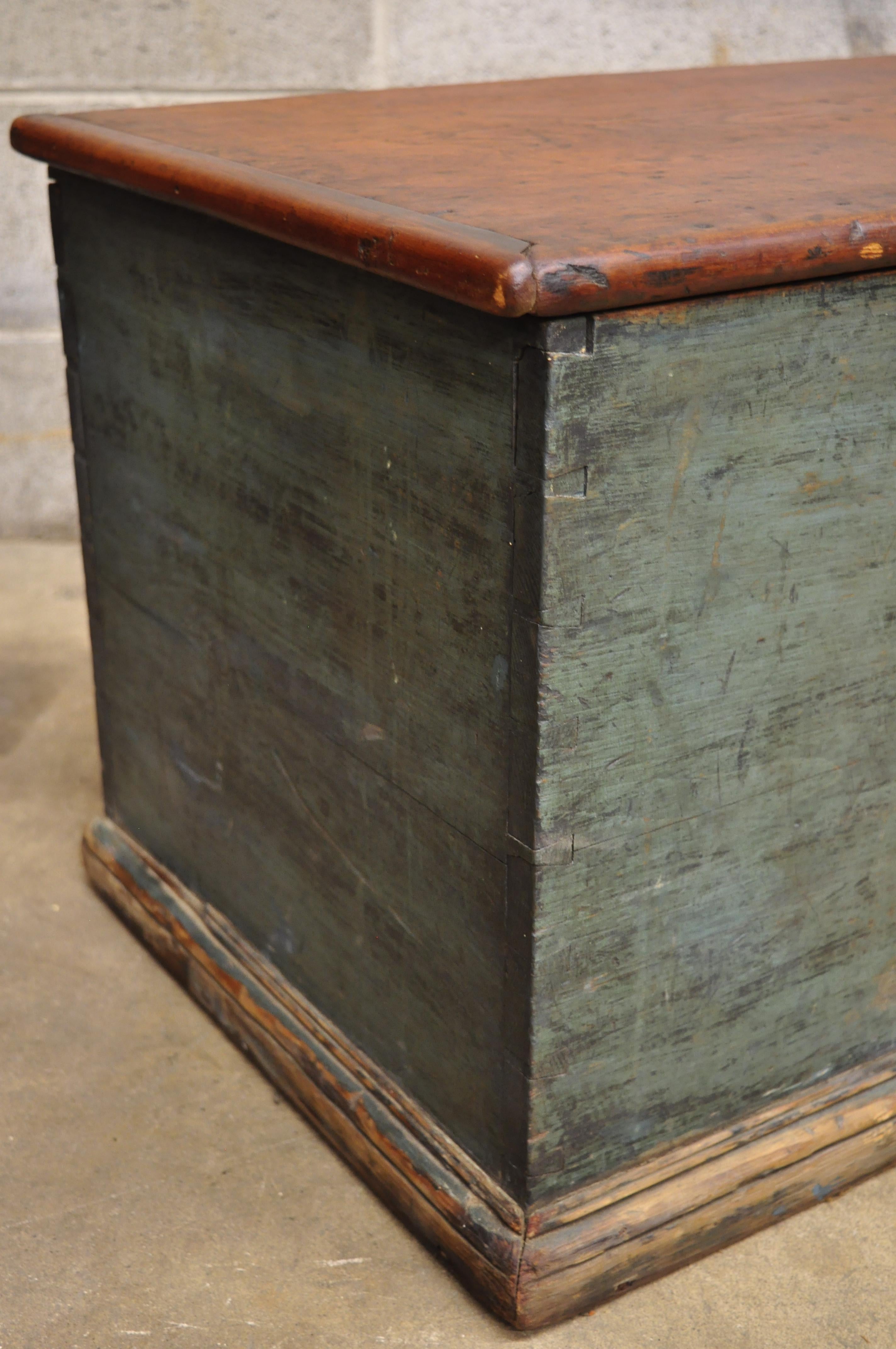 Antique Green Distressed Painted Blanket Chest Trunk with Dovetail Construction 3