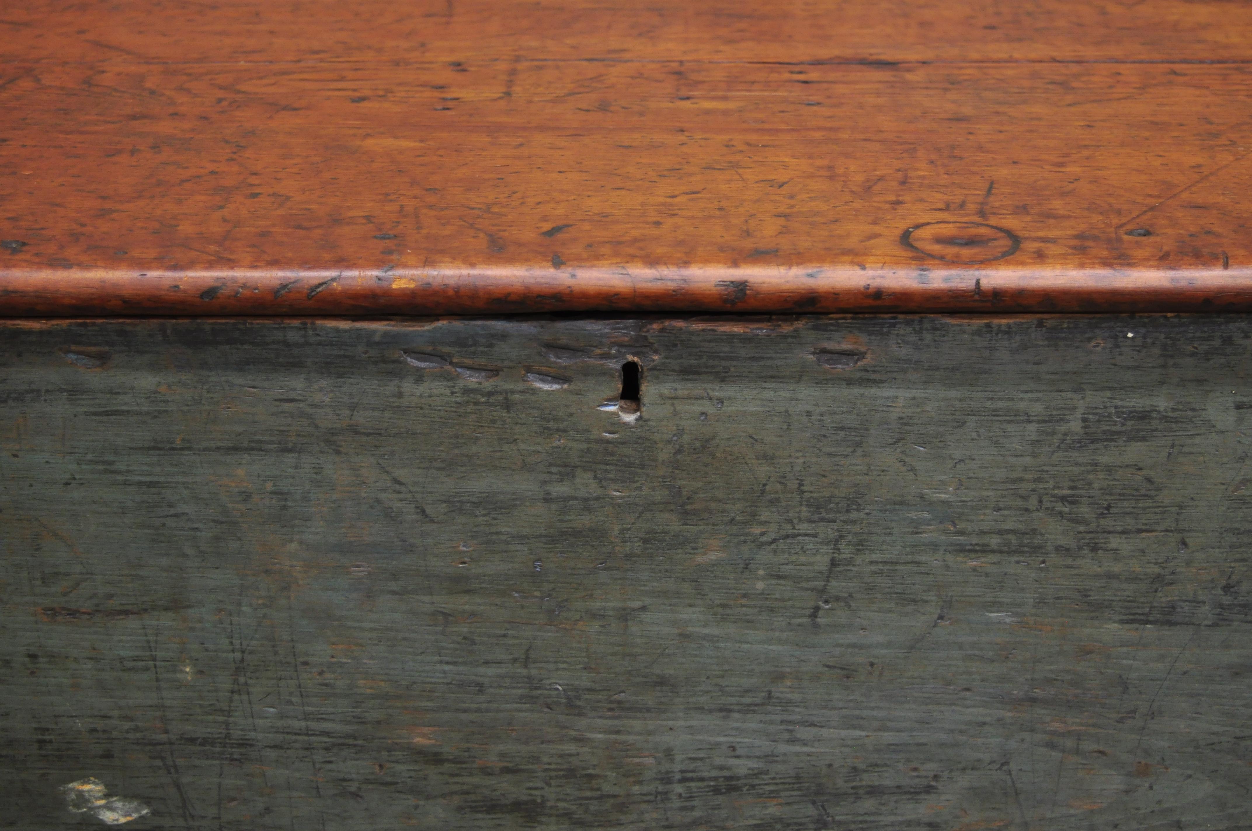 Antique Green Distressed Painted Blanket Chest Trunk with Dovetail Construction In Good Condition In Philadelphia, PA