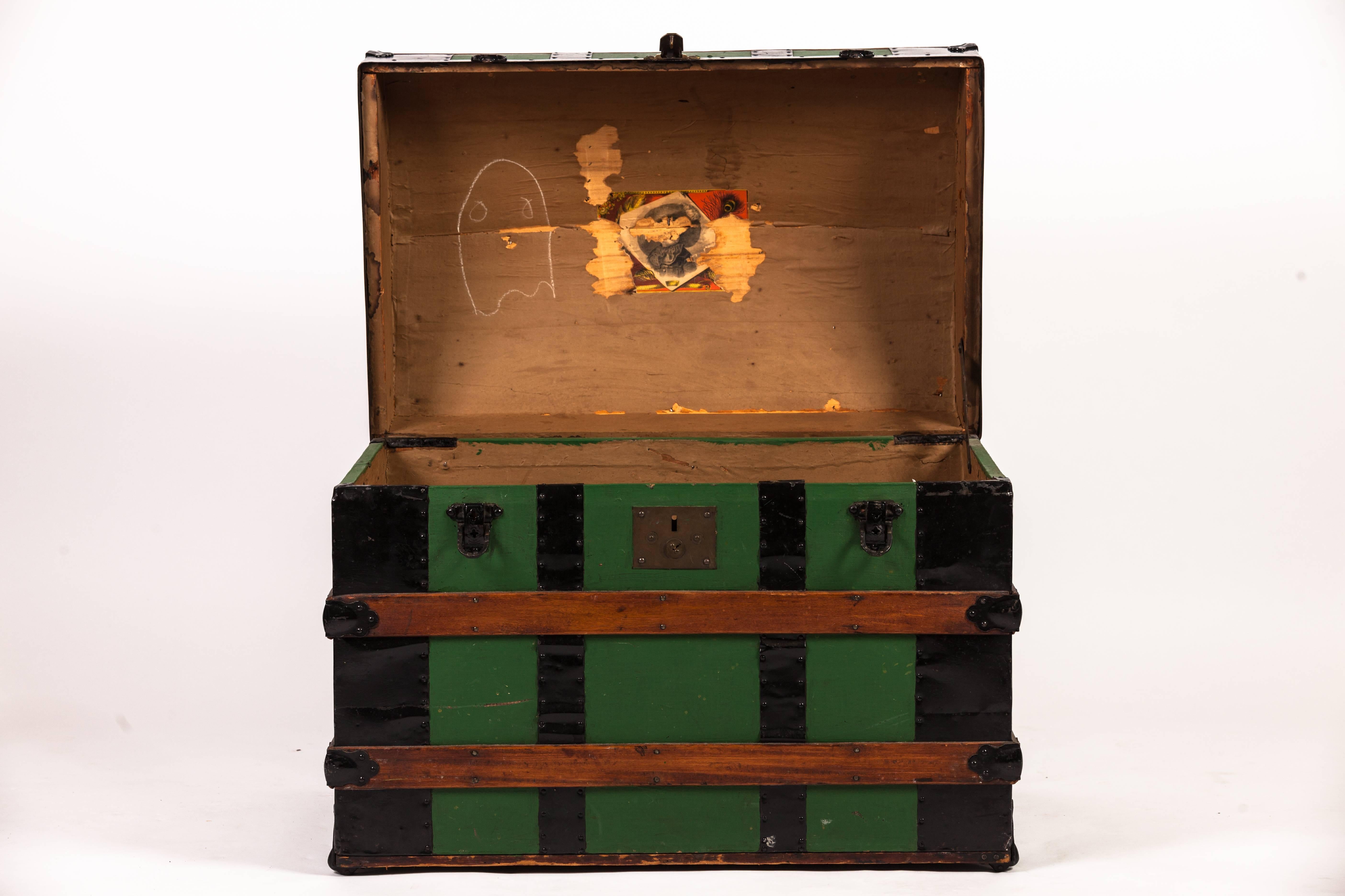 Antique Green Dome Carriage Trunk In Good Condition For Sale In New York City, NY