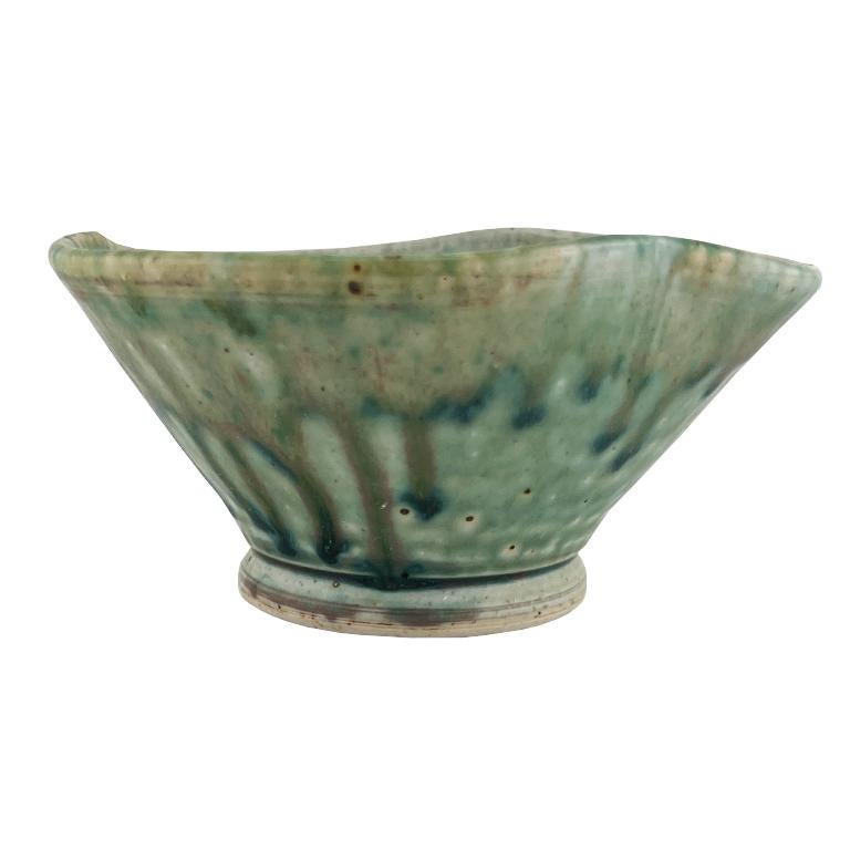 Antike grüne tropfglasierte Keramikschüssel  Vintage Mid-Century Studio Pottery Töpferei (Ton) im Angebot