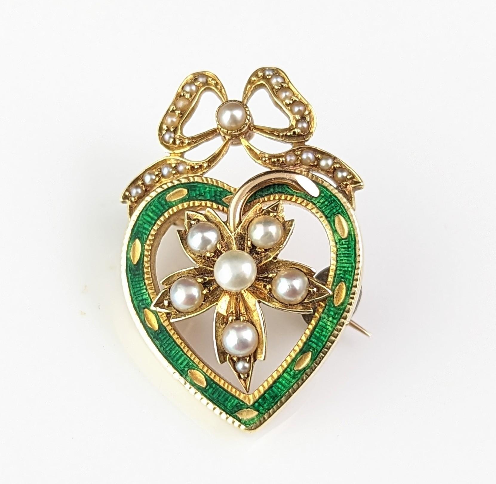 Antique Green Enamel and Pearl Heart pendant brooch, 9k yellow gold For Sale 7
