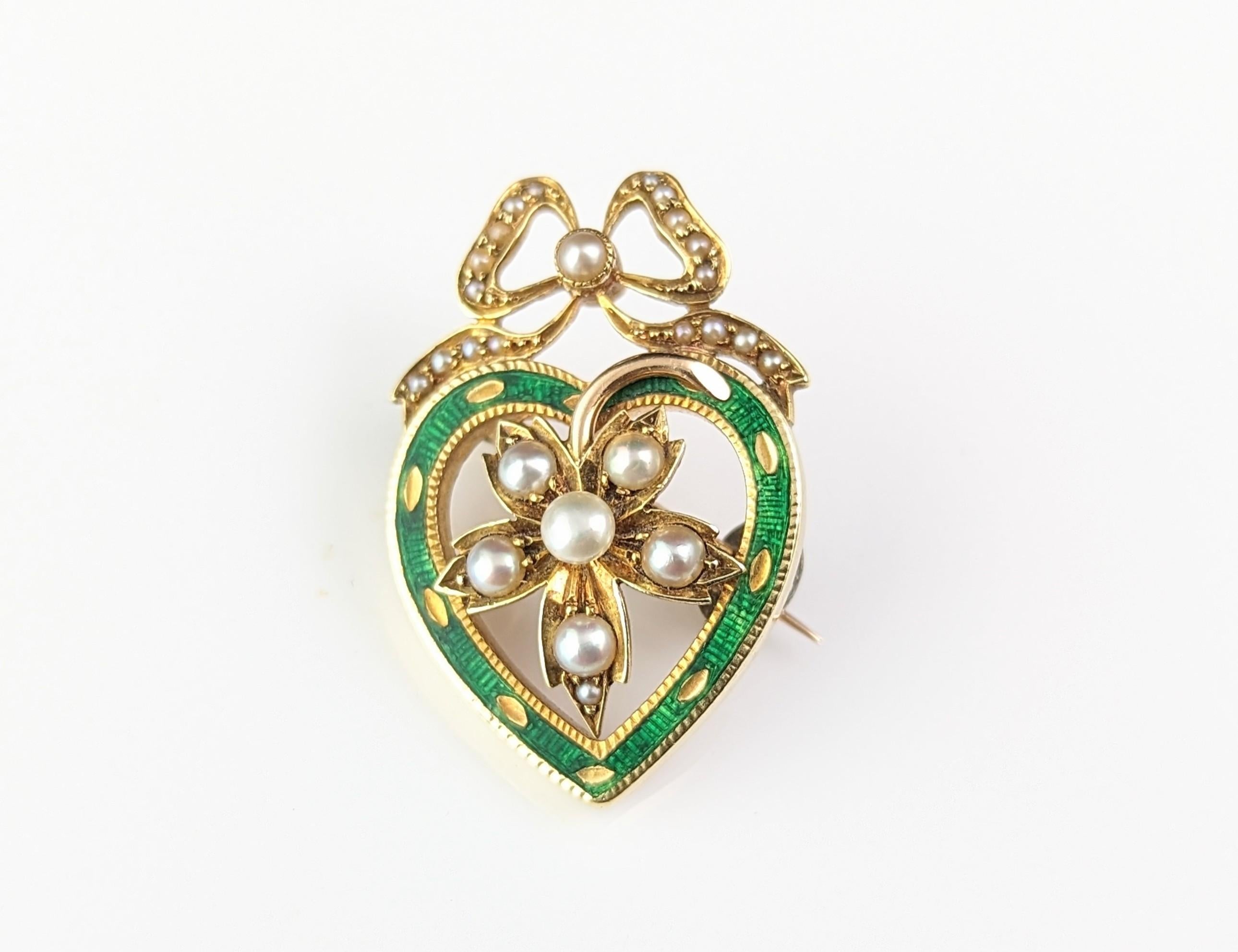 Antique Green Enamel and Pearl Heart pendant brooch, 9k yellow gold  For Sale 9