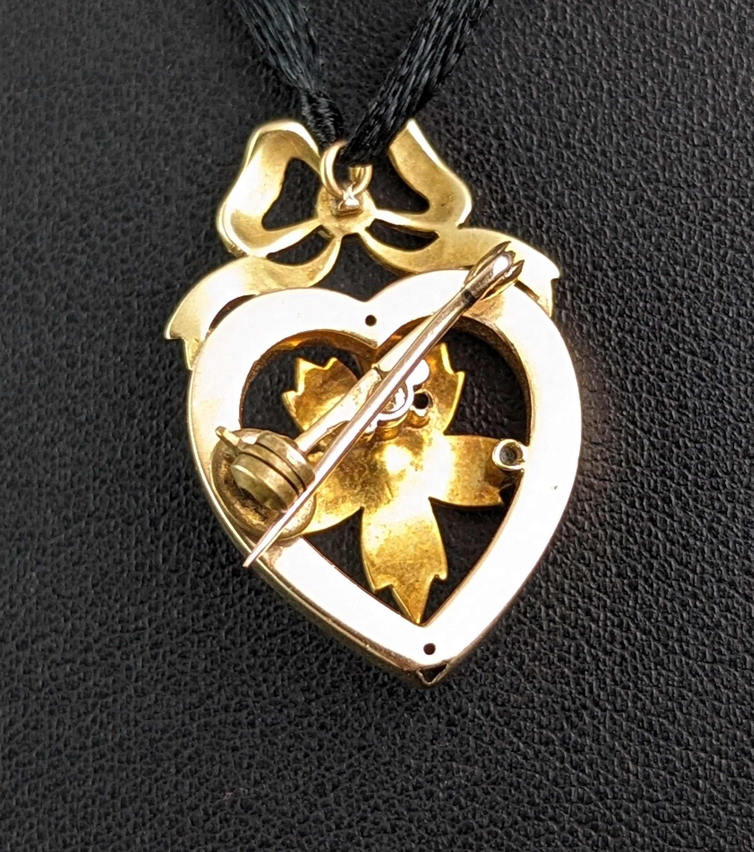 Antique Green Enamel and Pearl Heart pendant brooch, 9k yellow gold For Sale 3