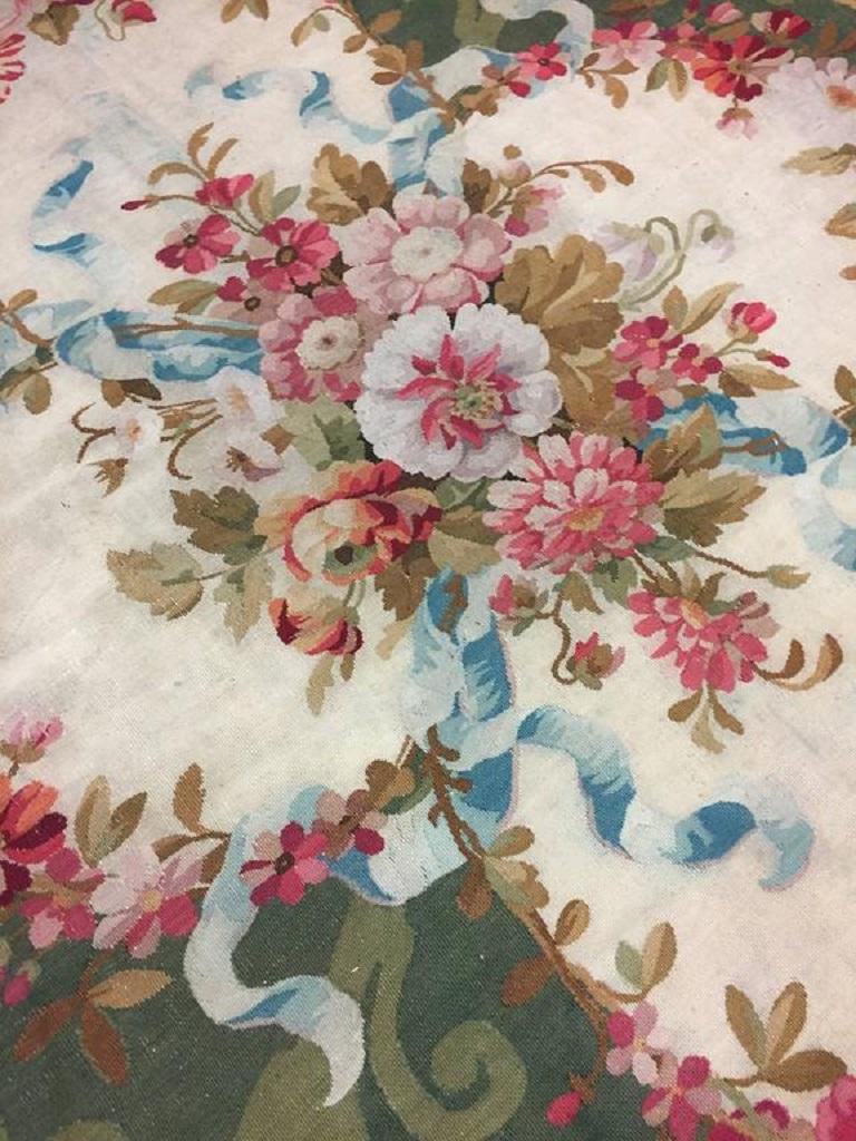 Lana Tappeto Aubusson francese verde antico 8'6 x 13'8 in vendita