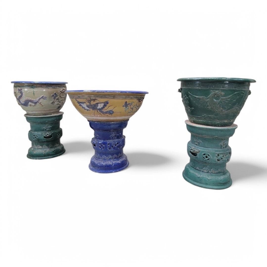 Céramique Ancienne jardinière verte glacée Vase de la province de Guangdong avec Stand en vente