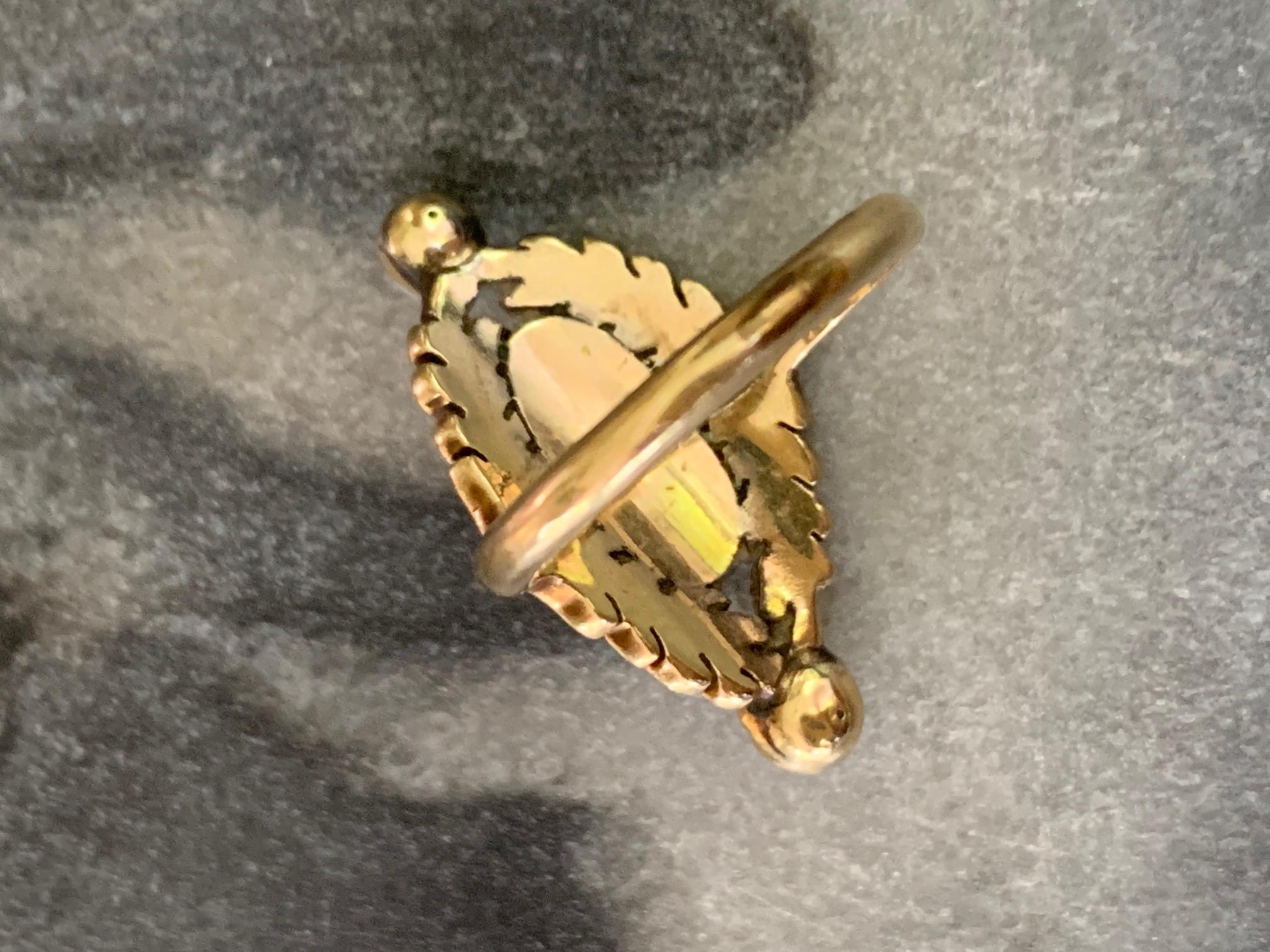 Women's or Men's Antique Green Jade Cabochon and Pearl 14 Karat Yellow Gold Ring - Size 4 For Sale
