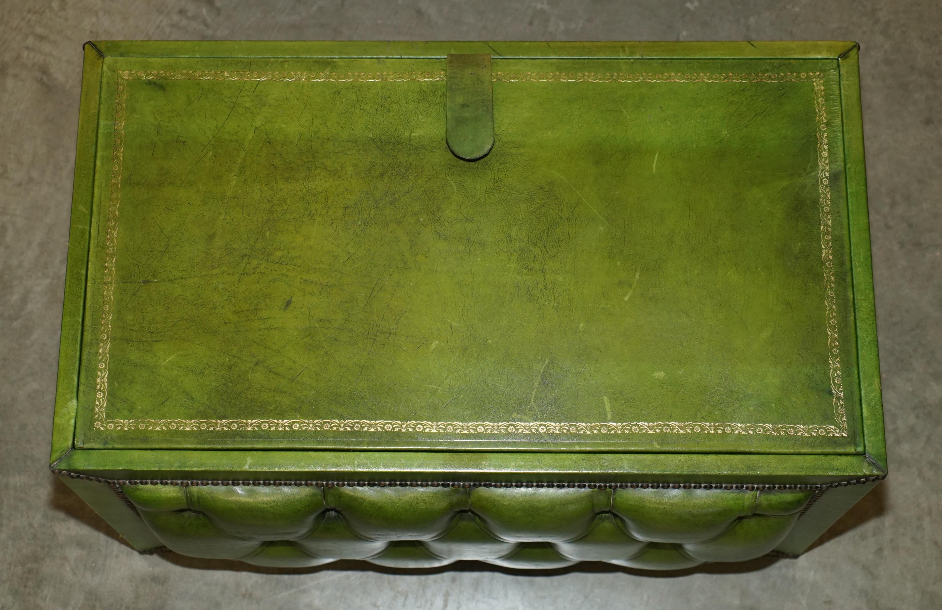 ANTiQUE GREEN LEATHER CHESTERFIELD OTTOMAN BENCH SEAT REVERSIBLE COFFEE TABLE For Sale 8