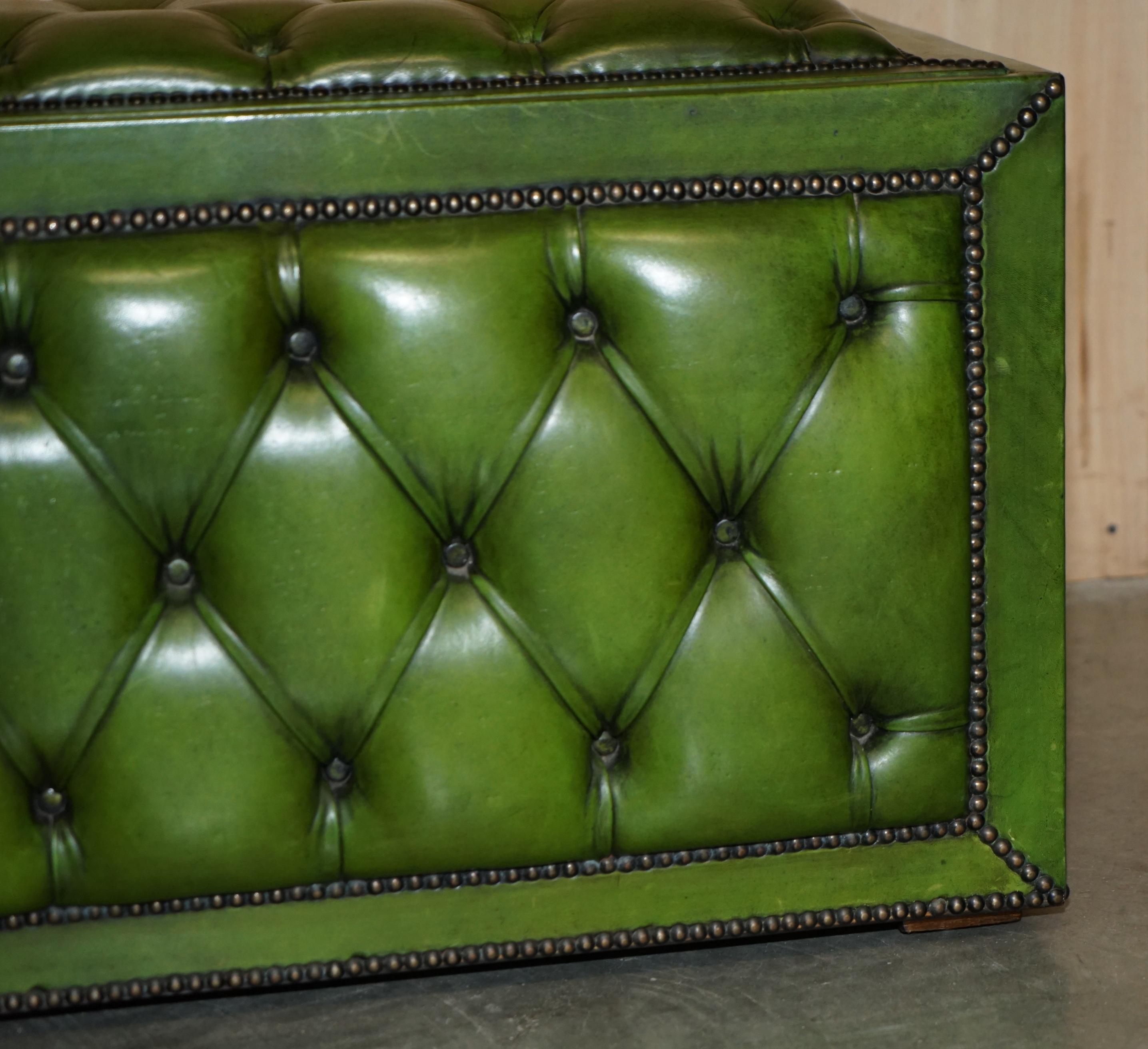 English ANTiQUE GREEN LEATHER CHESTERFIELD OTTOMAN BENCH SEAT REVERSIBLE COFFEE TABLE For Sale