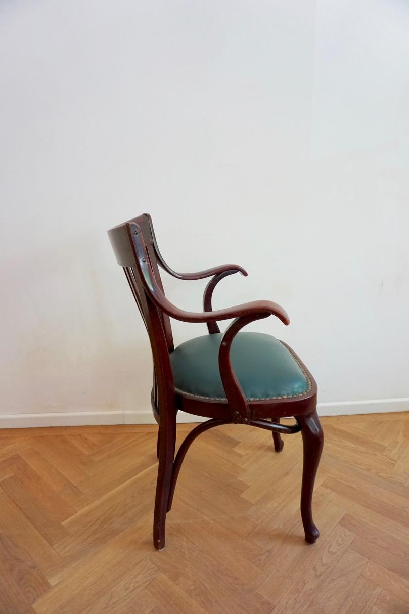 Antique Green Leather Model 519F Armchair by Adolf Loos for  Thonet Wien. In Good Condition In  Budapest, HU