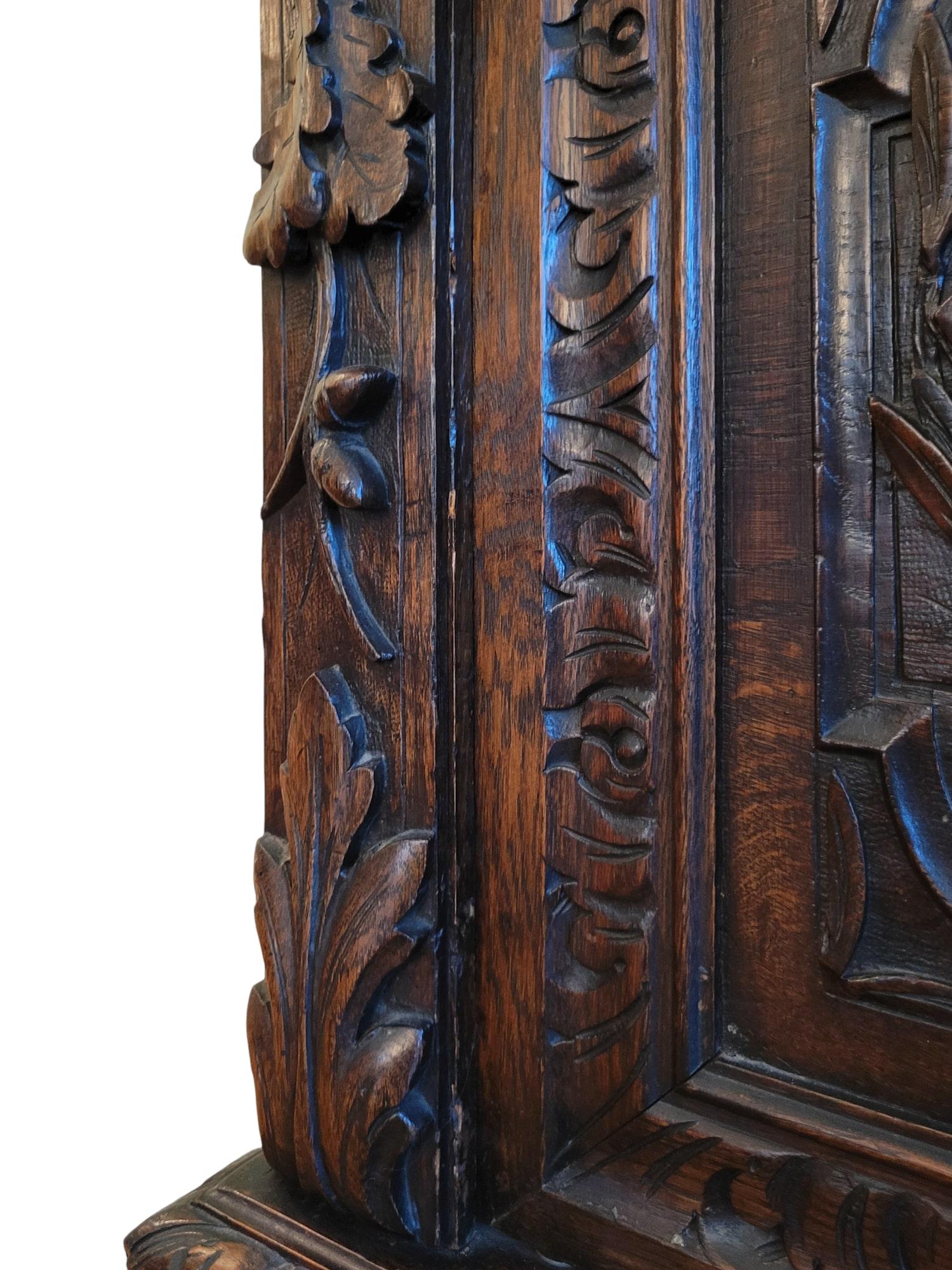 Antique Green Man Renaissance Revival Oak Vitrine For Sale 10
