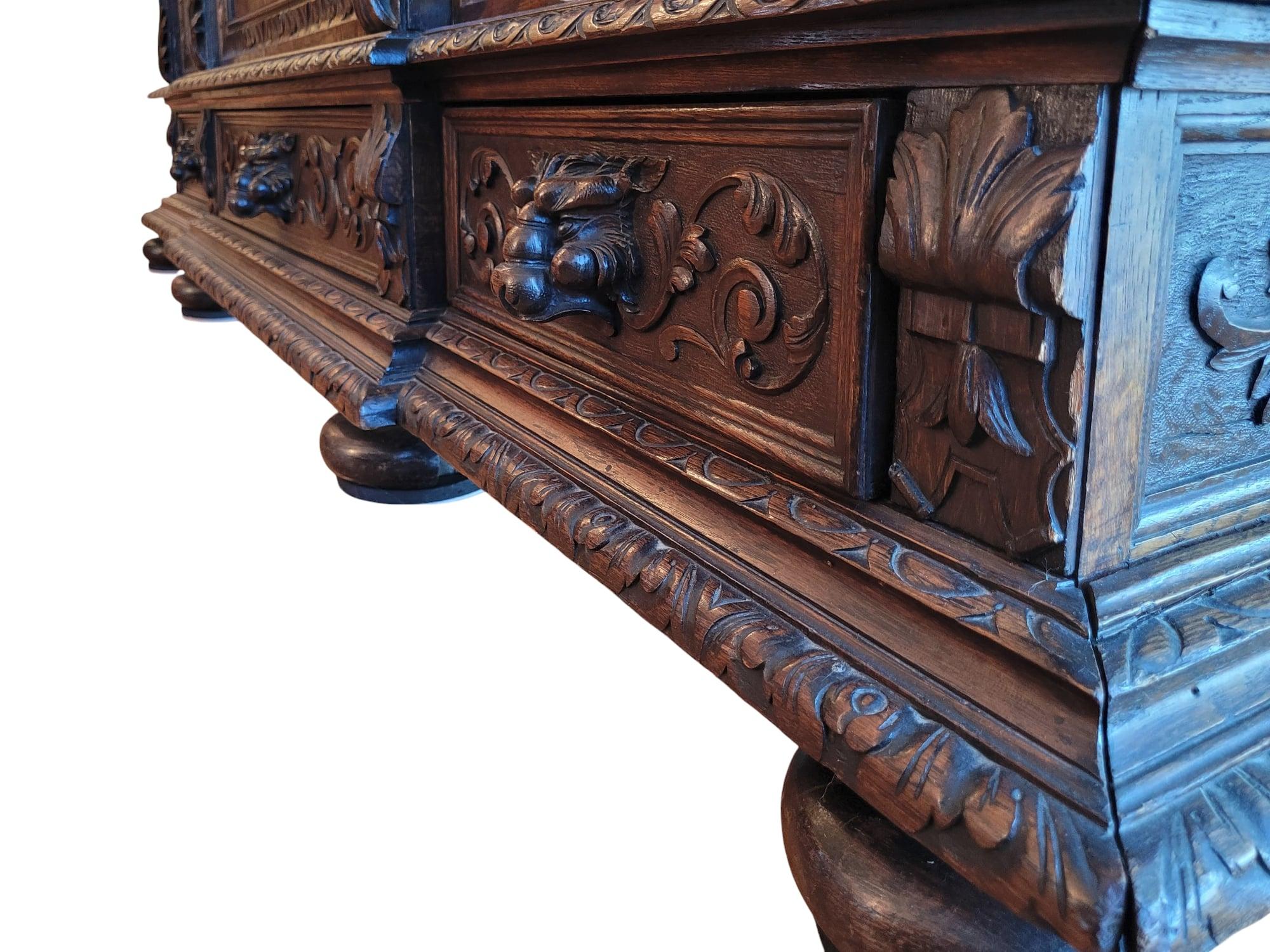 Antique Green Man Renaissance Revival Oak Vitrine For Sale 11