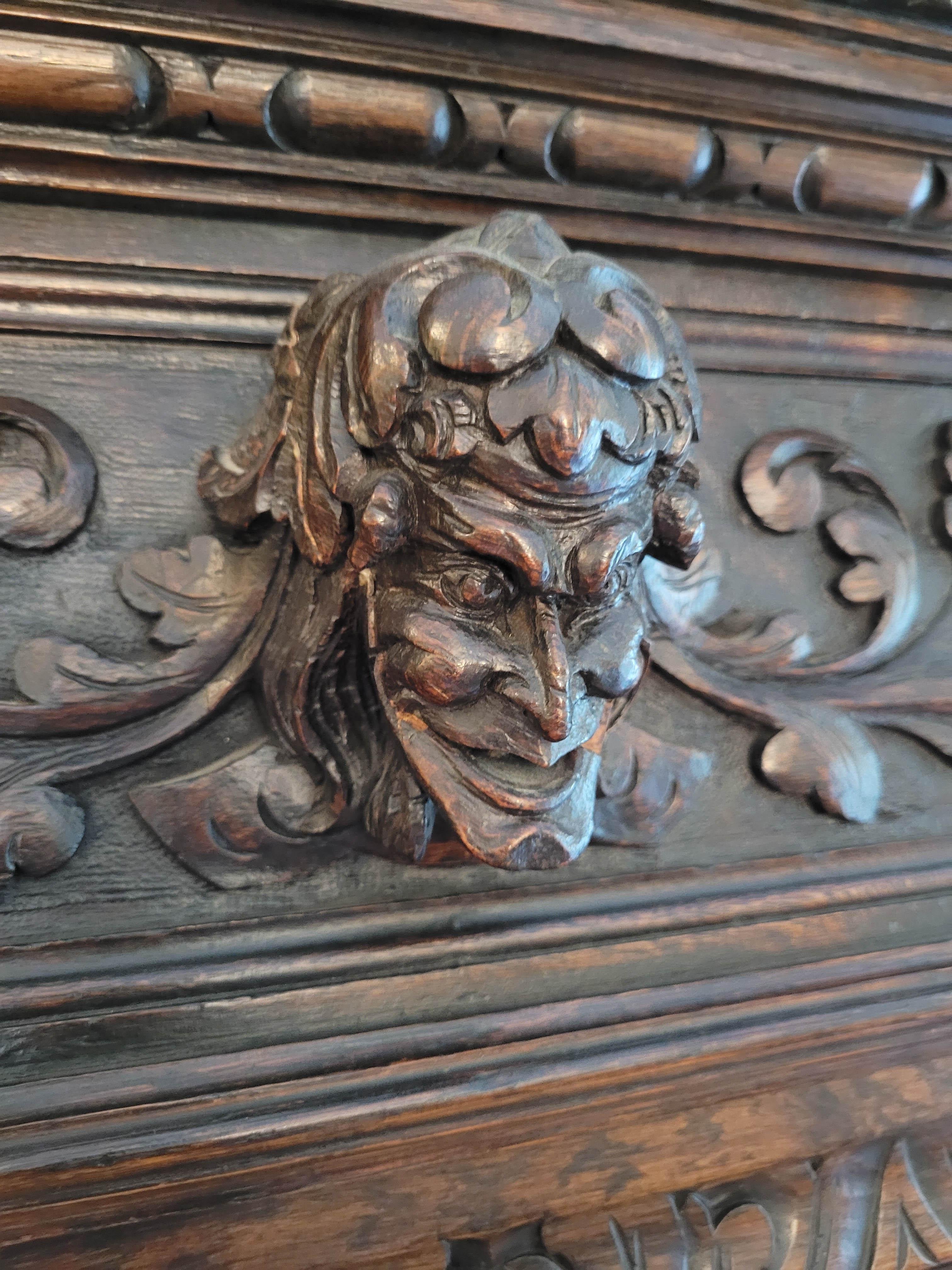 Antique Green Man Renaissance Revival Oak Vitrine For Sale 5