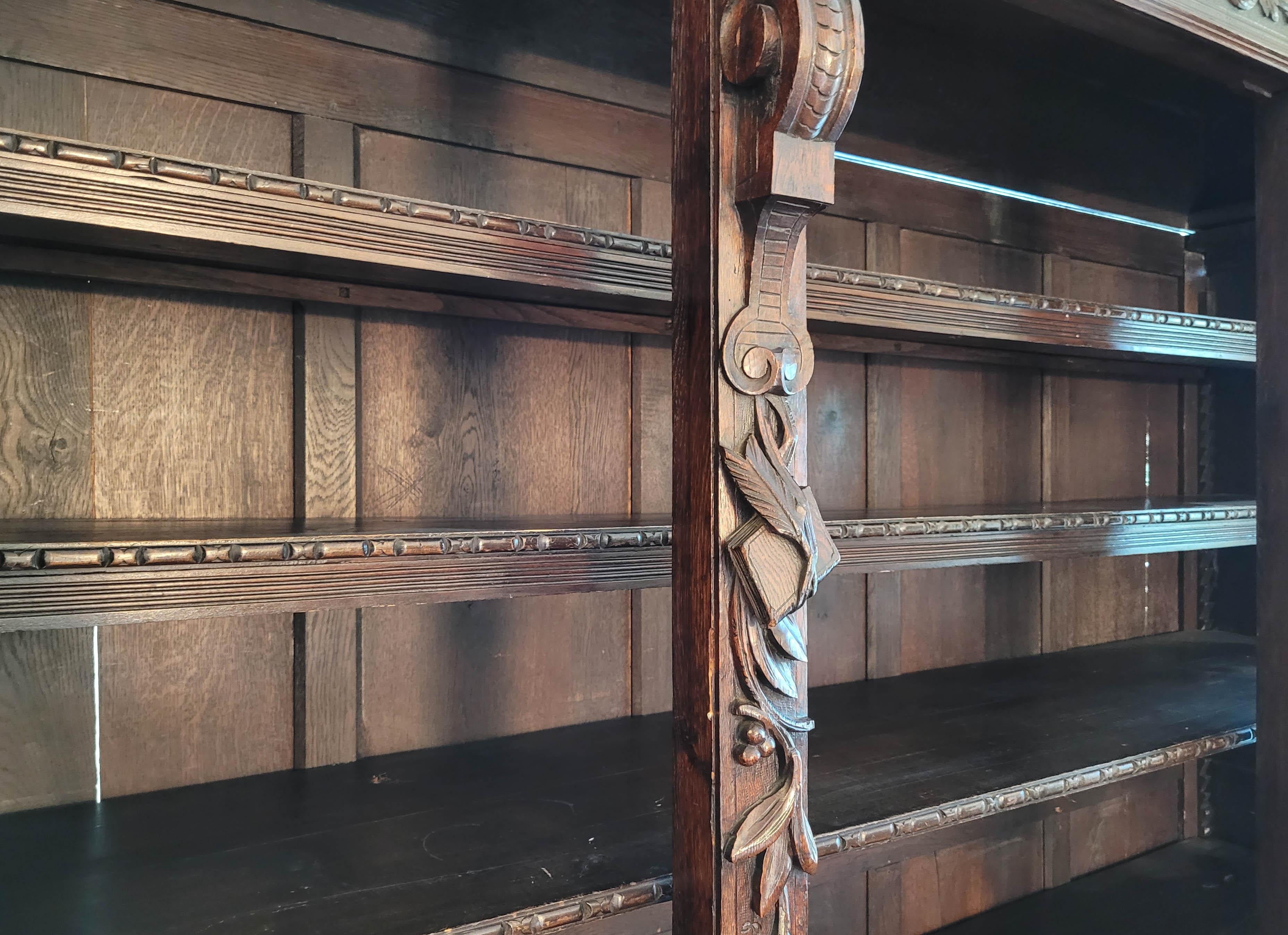 Antique Green Man Renaissance Revival Oak Vitrine For Sale 3