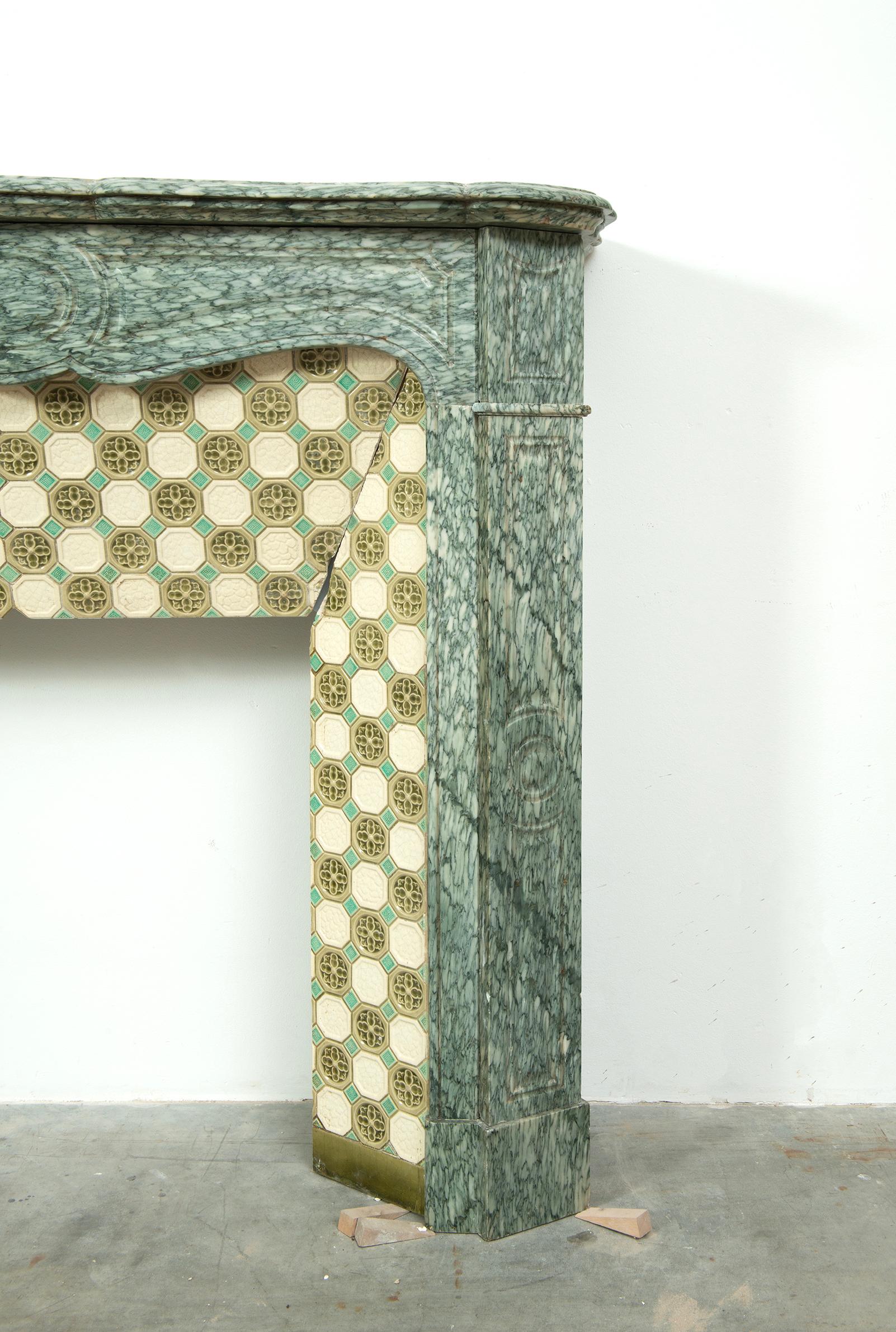 Antiker Louis XV-Kamin aus grünem Marmor im Angebot 5