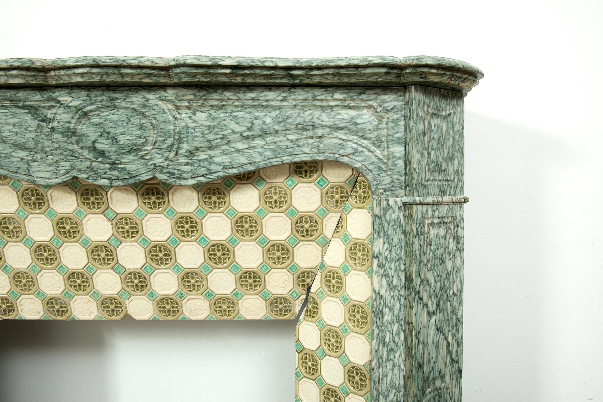Antiker Louis XV-Kamin aus grünem Marmor im Angebot 10