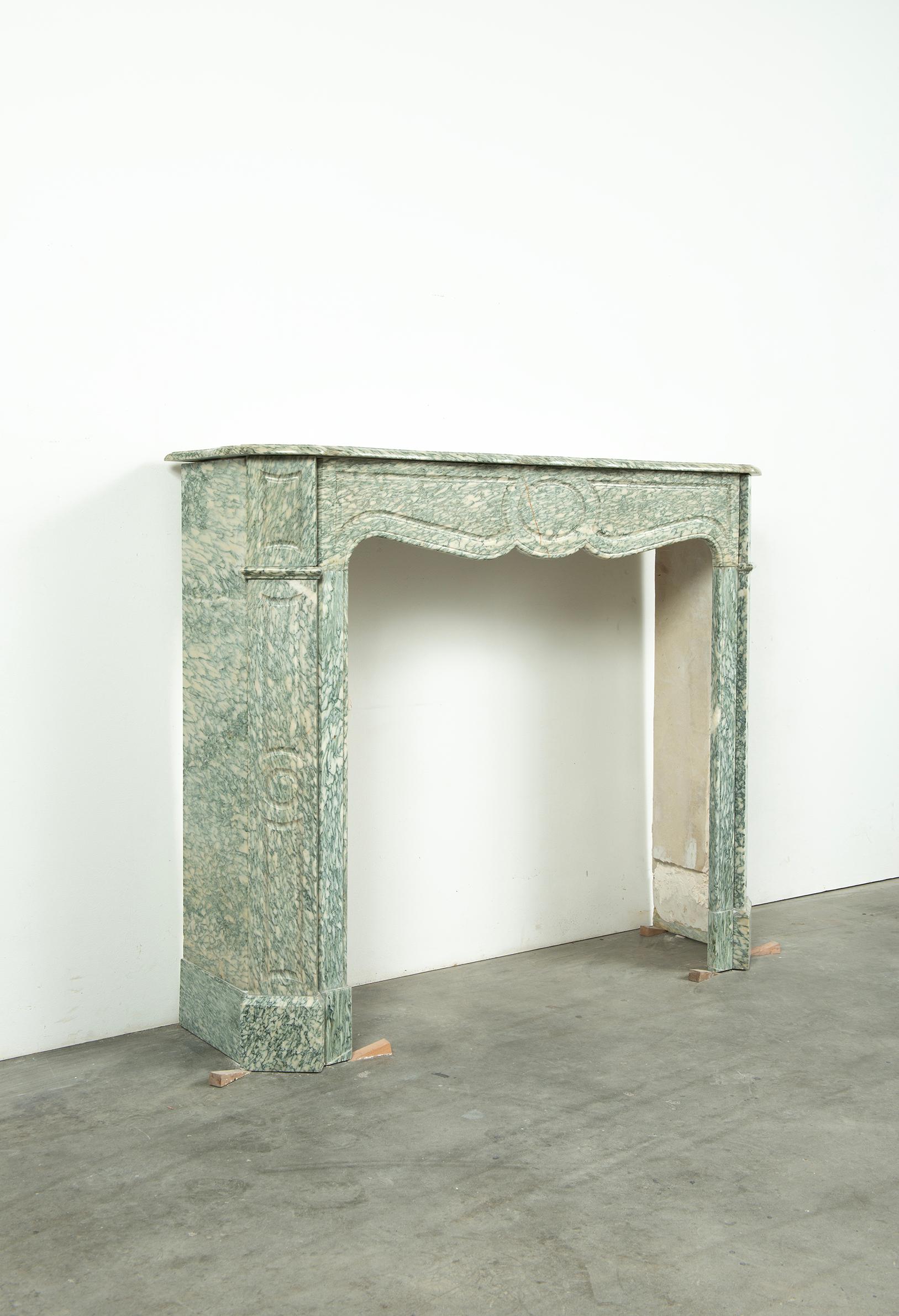 Antique Green Marble Louis XV Fireplace In Good Condition In Haarlem, Noord-Holland