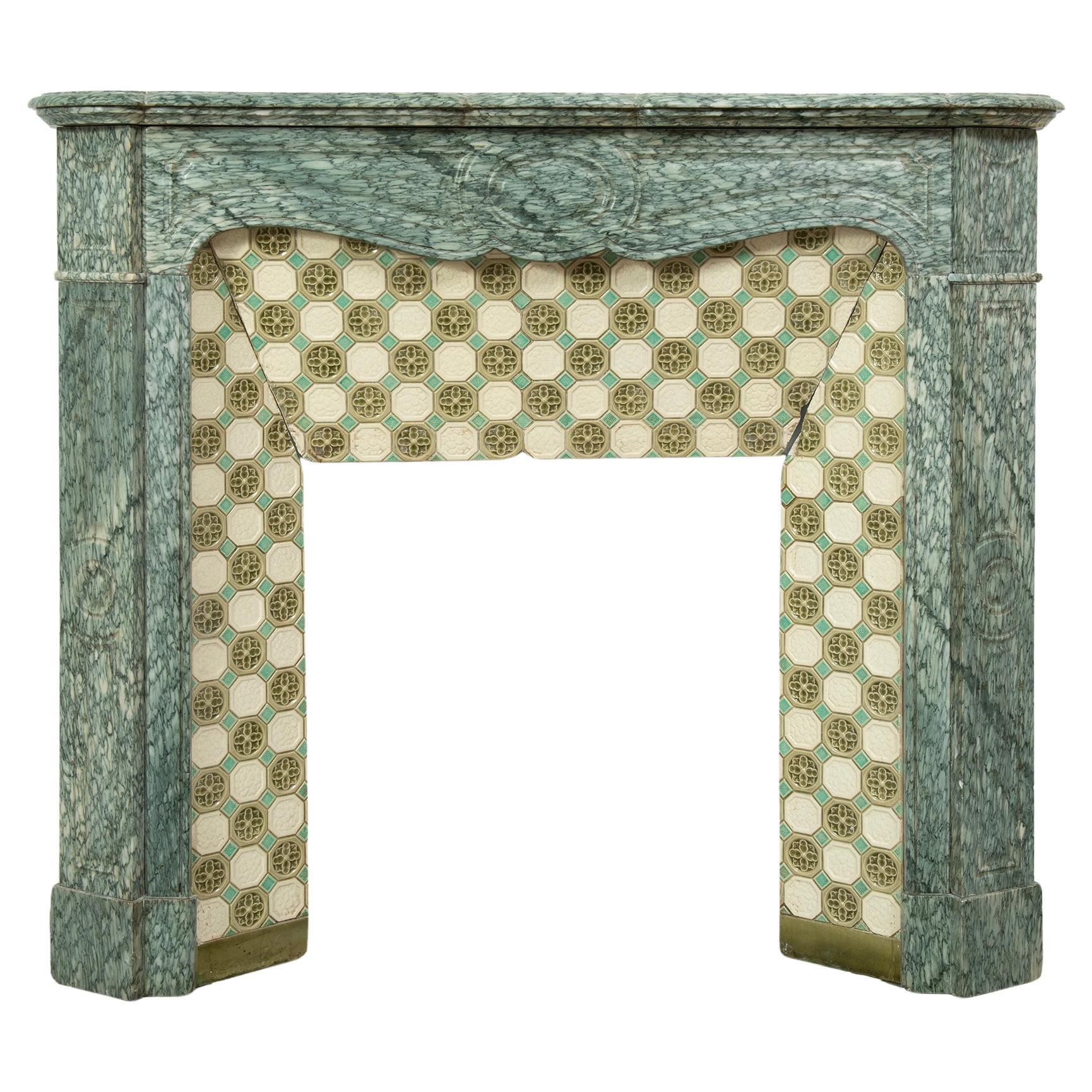 Antiker Louis XV-Kamin aus grünem Marmor im Angebot