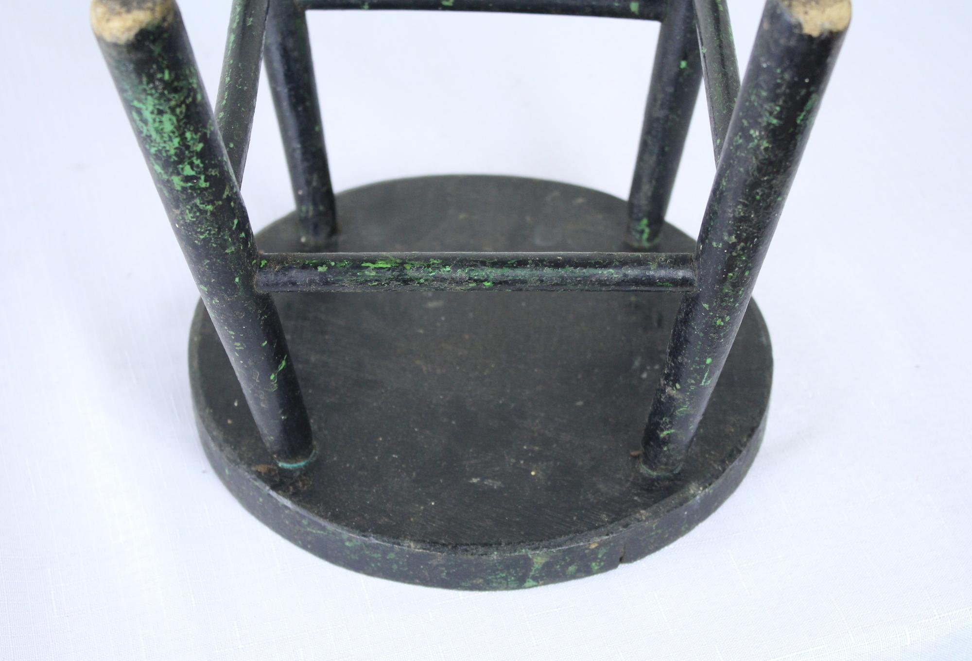 Antique Green Milking Stool In Good Condition In Port Chester, NY