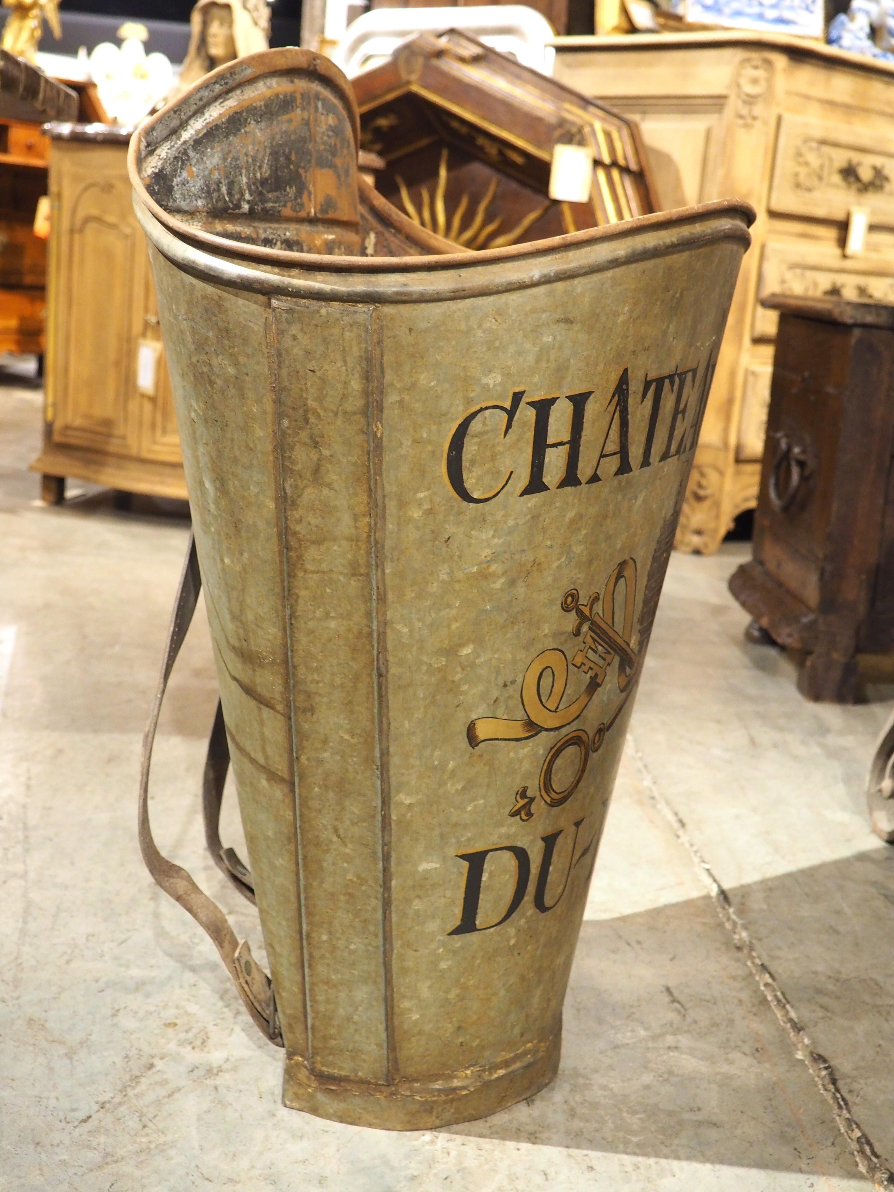 Antique Tall Silver-Green Painted French Wine Hotte, Chateauneuf-du-Pape Francés en venta