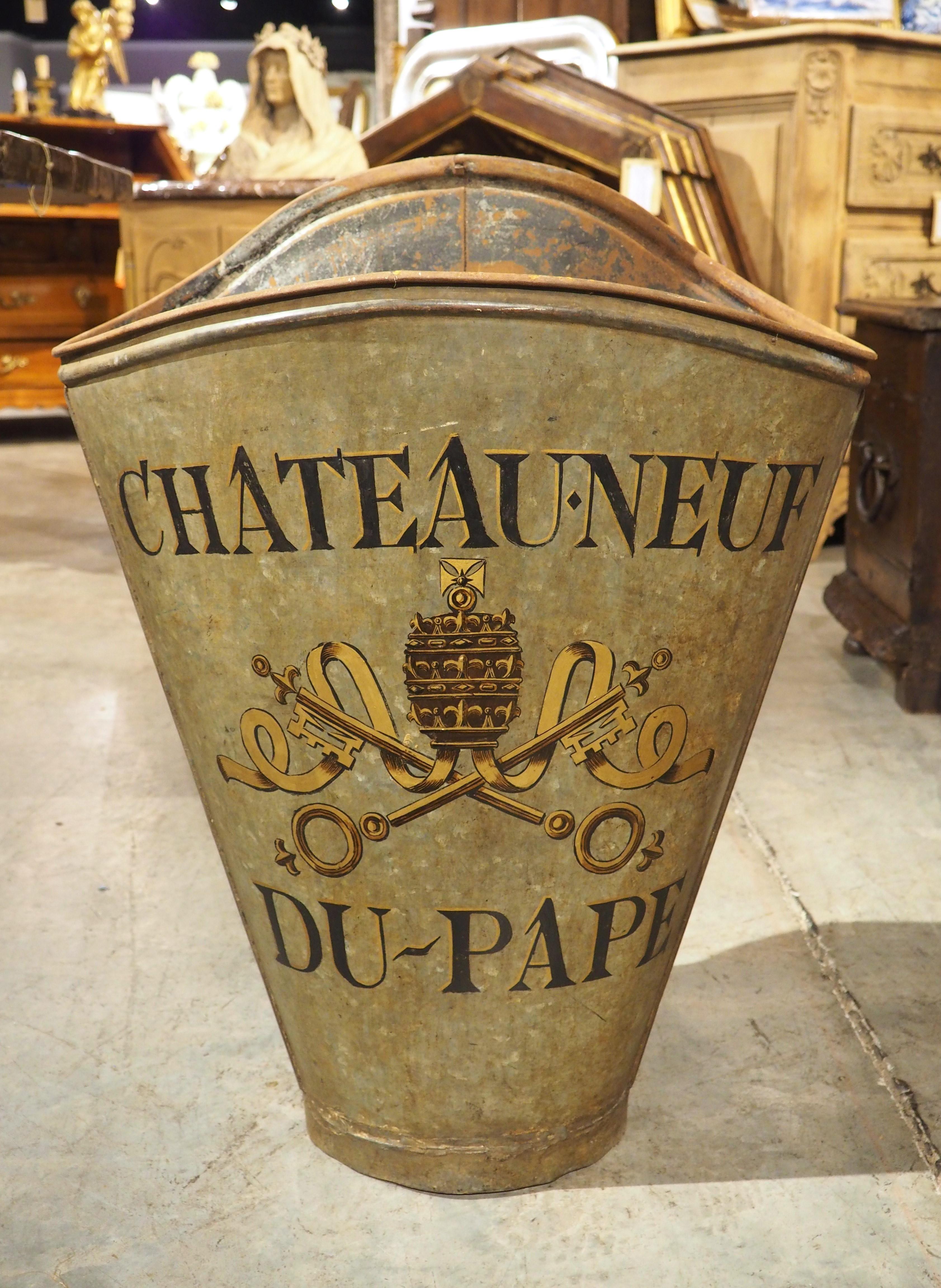 Antique Tall Silver-Green Painted French Wine Hotte, Chateauneuf-du-Pape en venta 1