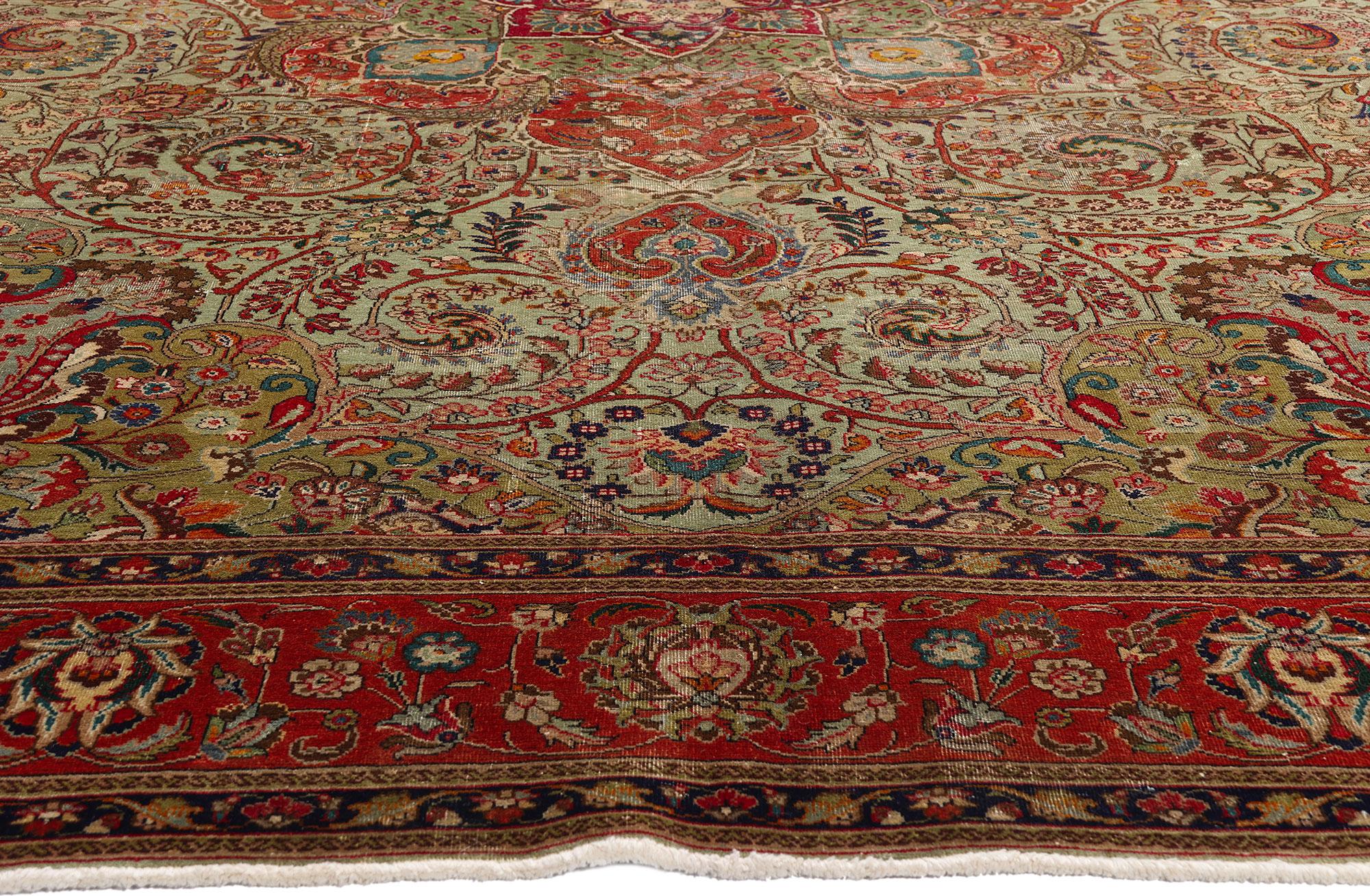Antigua alfombra persa tabriz verde de estilo tradicional Persa en venta