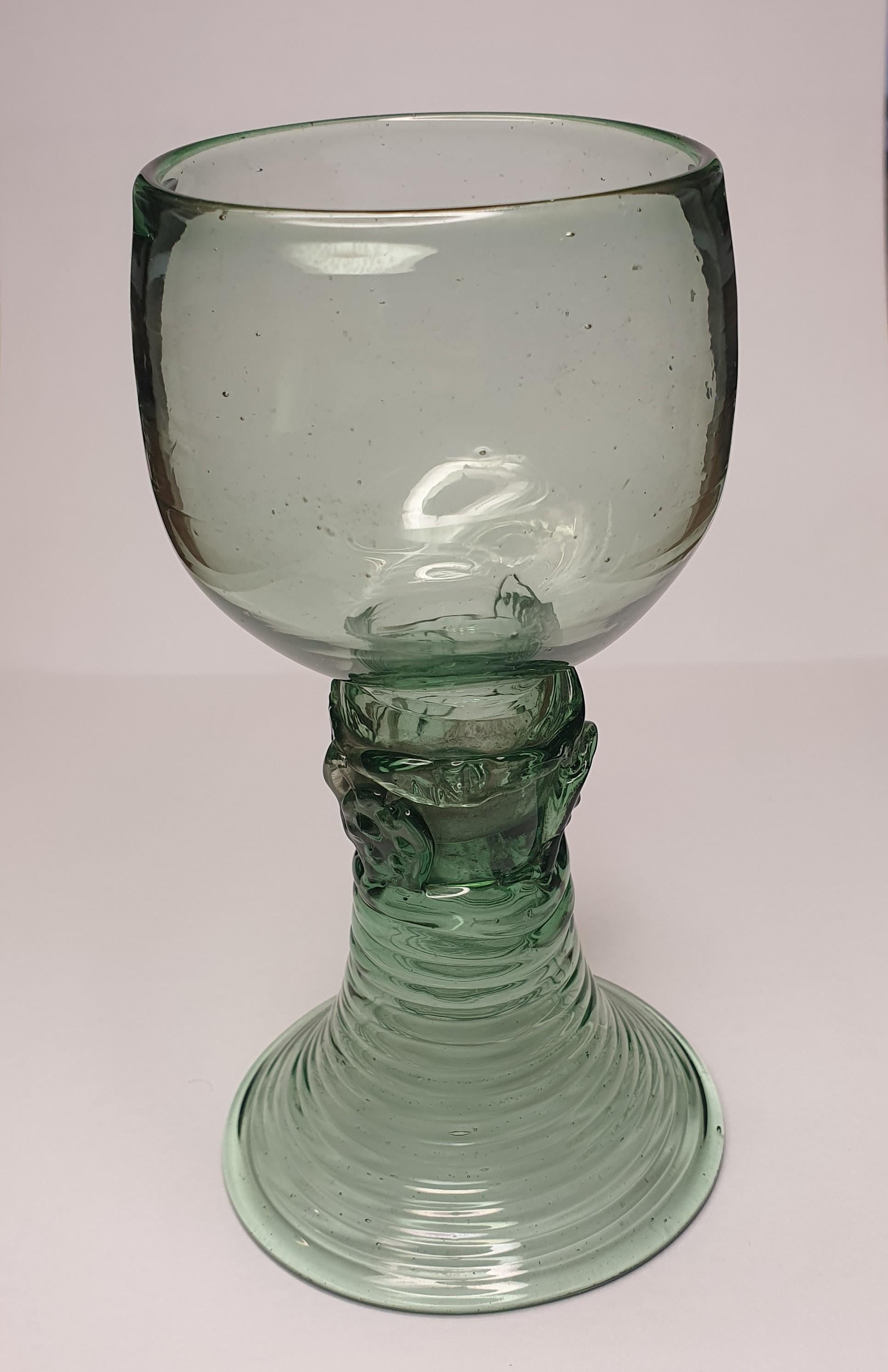 Antikes grünes Rummer Wein Trinkglas 18. Jahrhundert (Barock) im Angebot