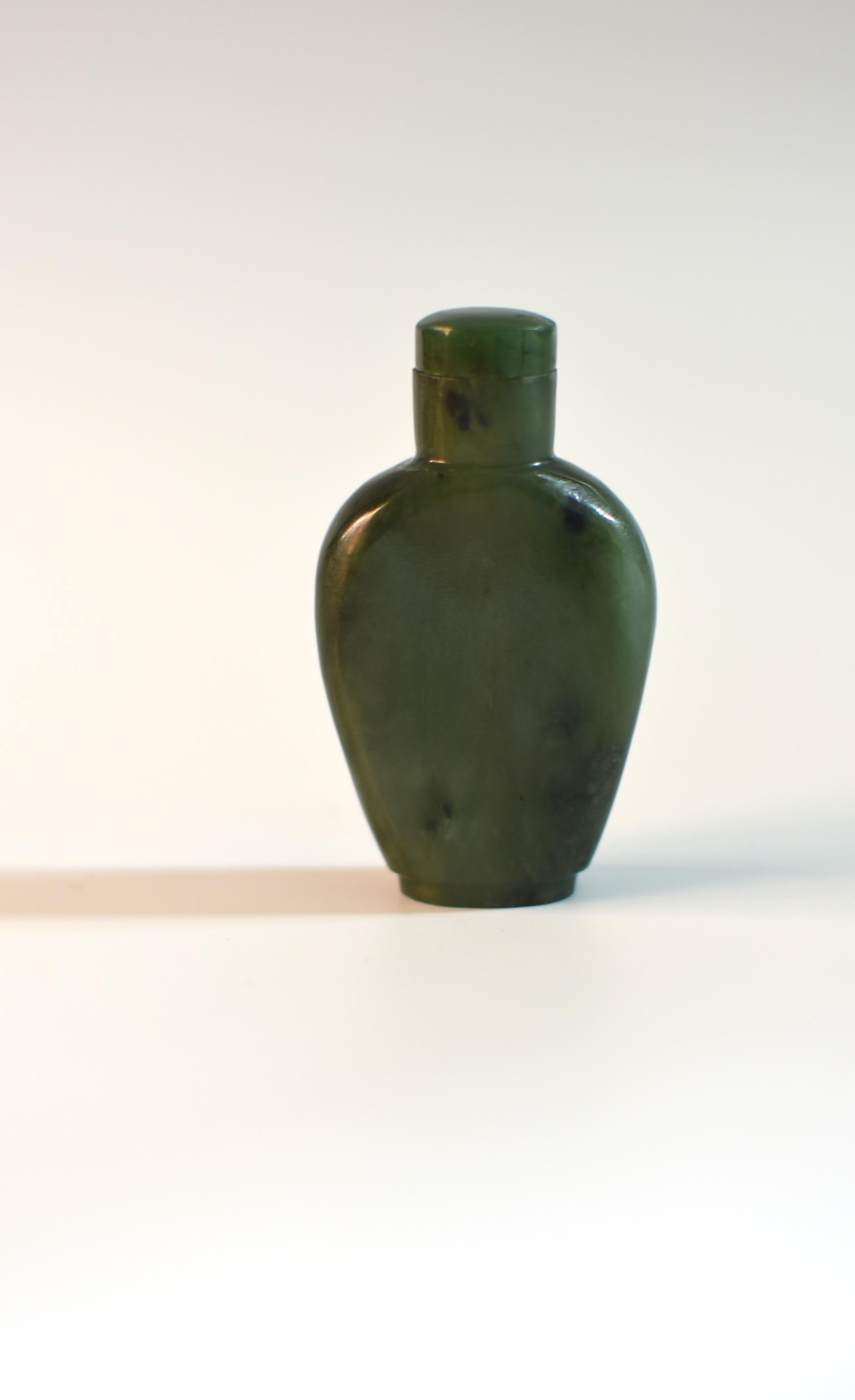 Antike Schnupftabakflasche aus grünem Spinat-Jadeit im Angebot 5