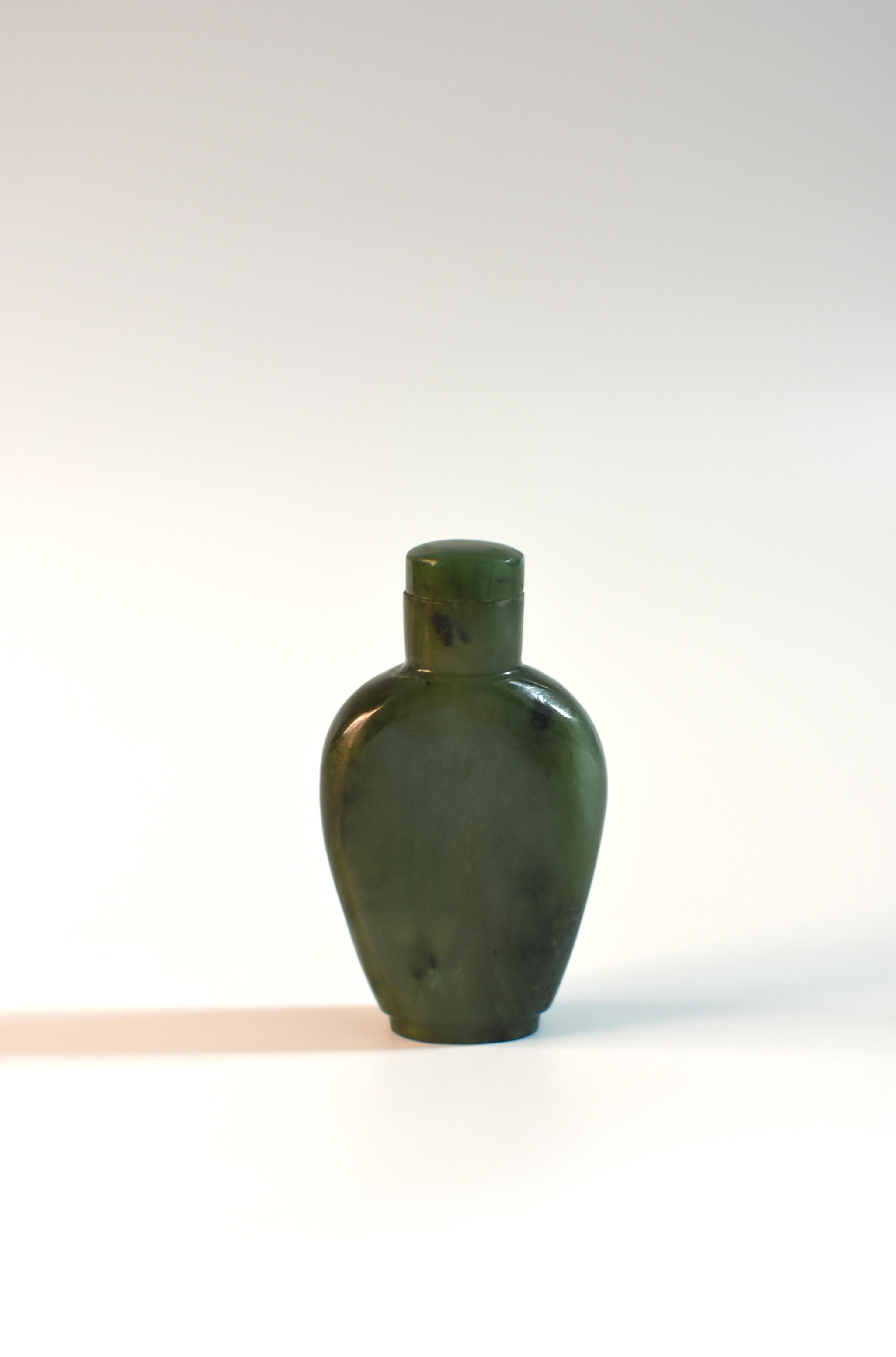 Antike Schnupftabakflasche aus grünem Spinat-Jadeit im Angebot 6