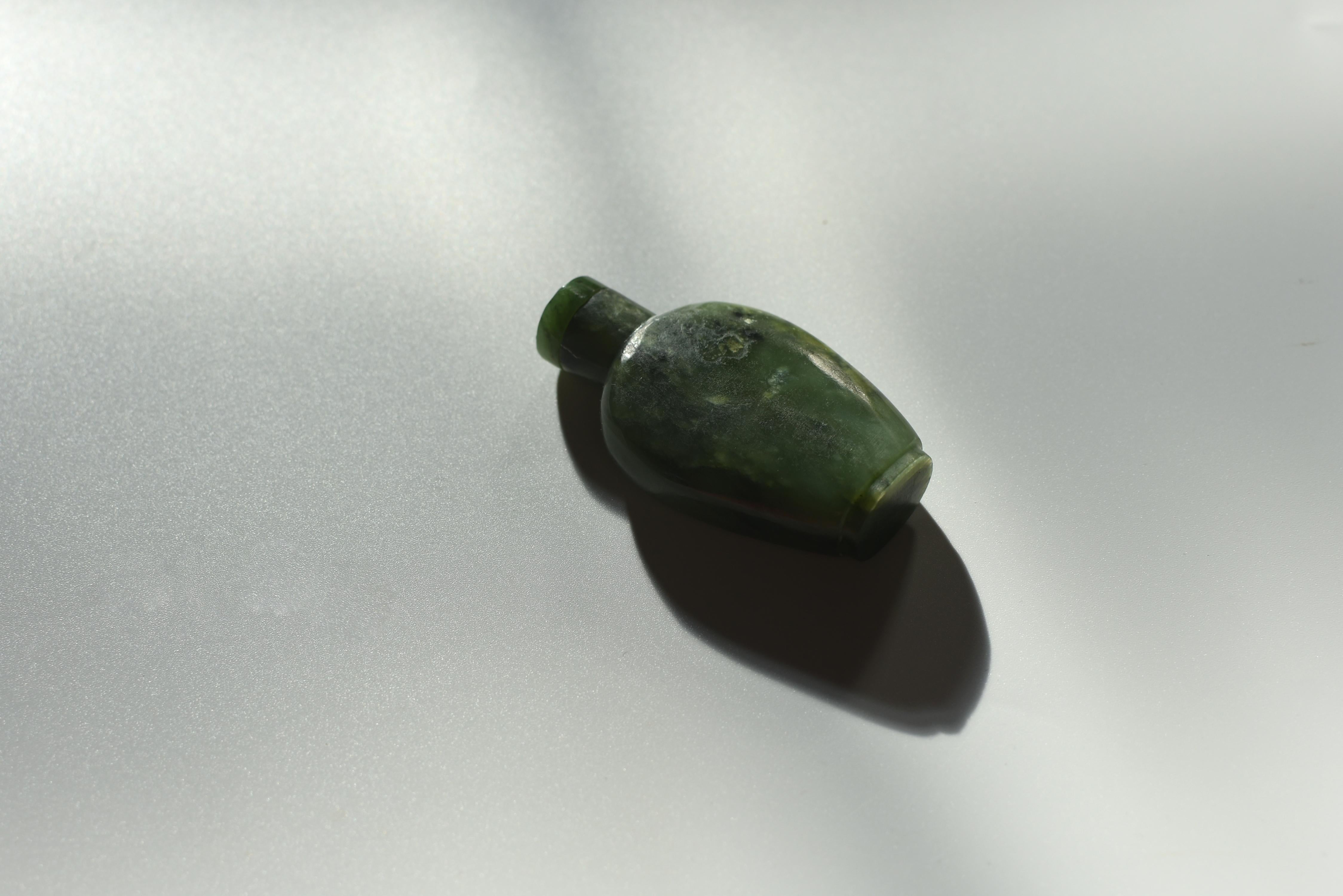 Antike Schnupftabakflasche aus grünem Spinat-Jadeit im Angebot 10