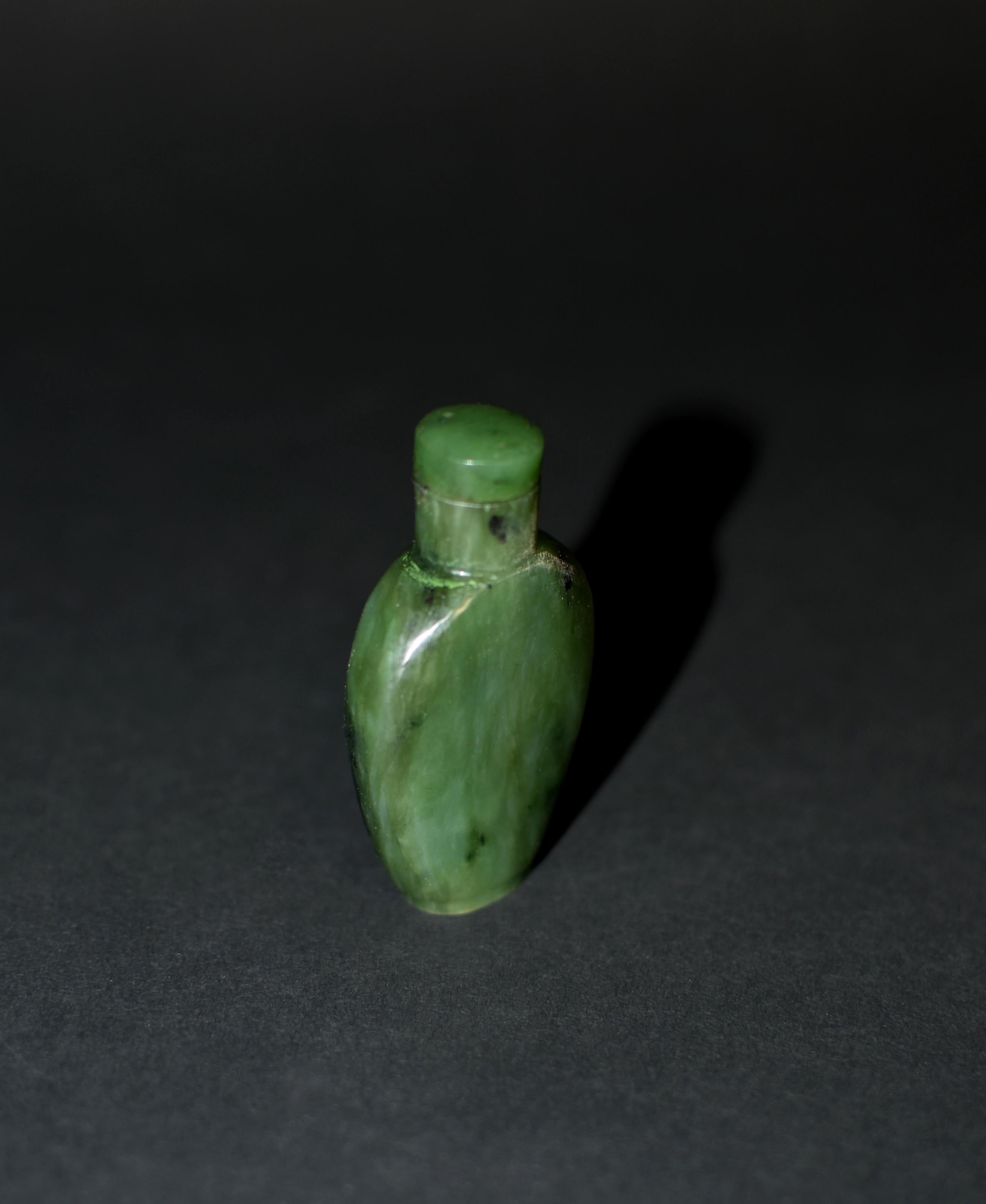 Qing Antique Green Spinach Jade Snuff Bottle Jadeite For Sale