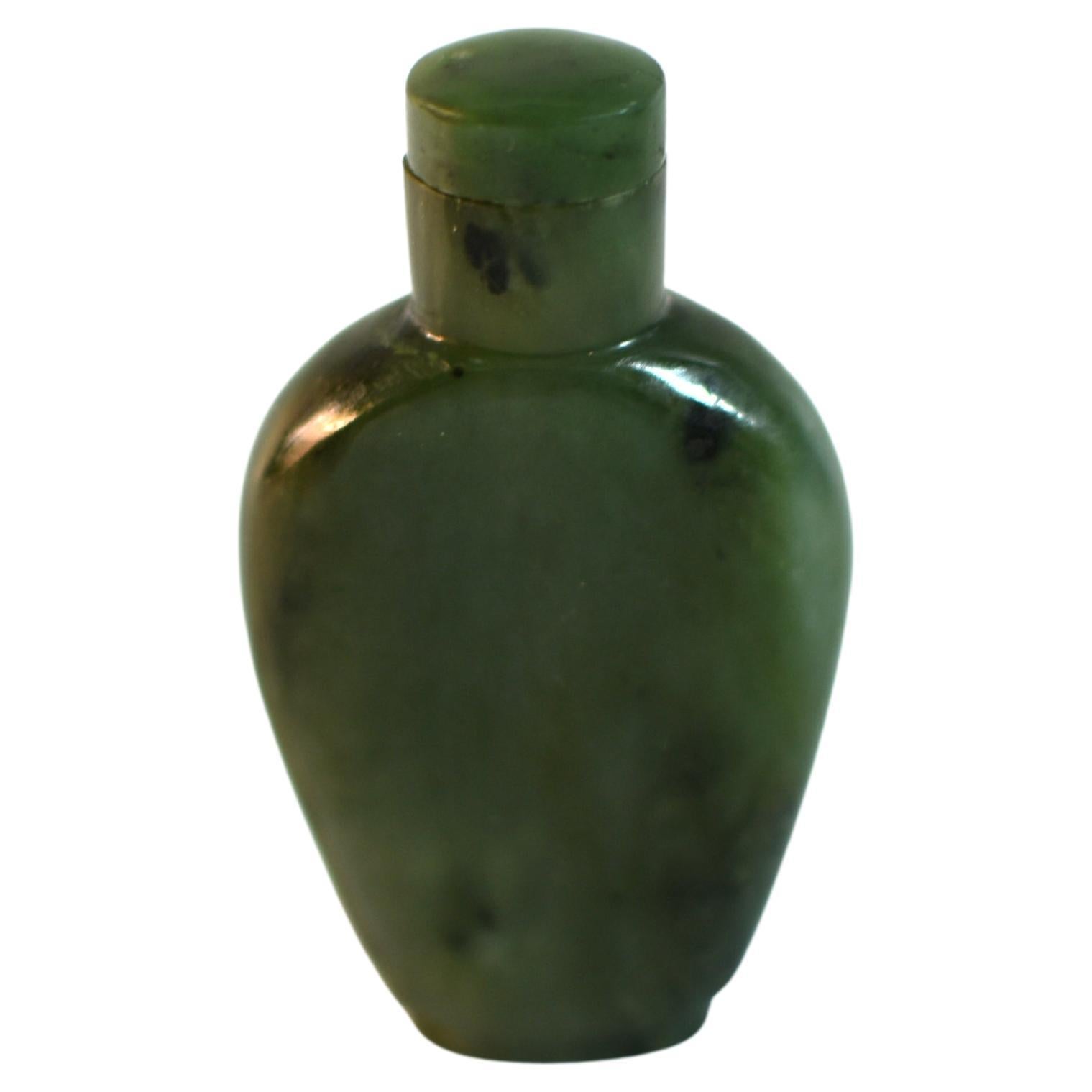 Antike Schnupftabakflasche aus grünem Spinat-Jadeit