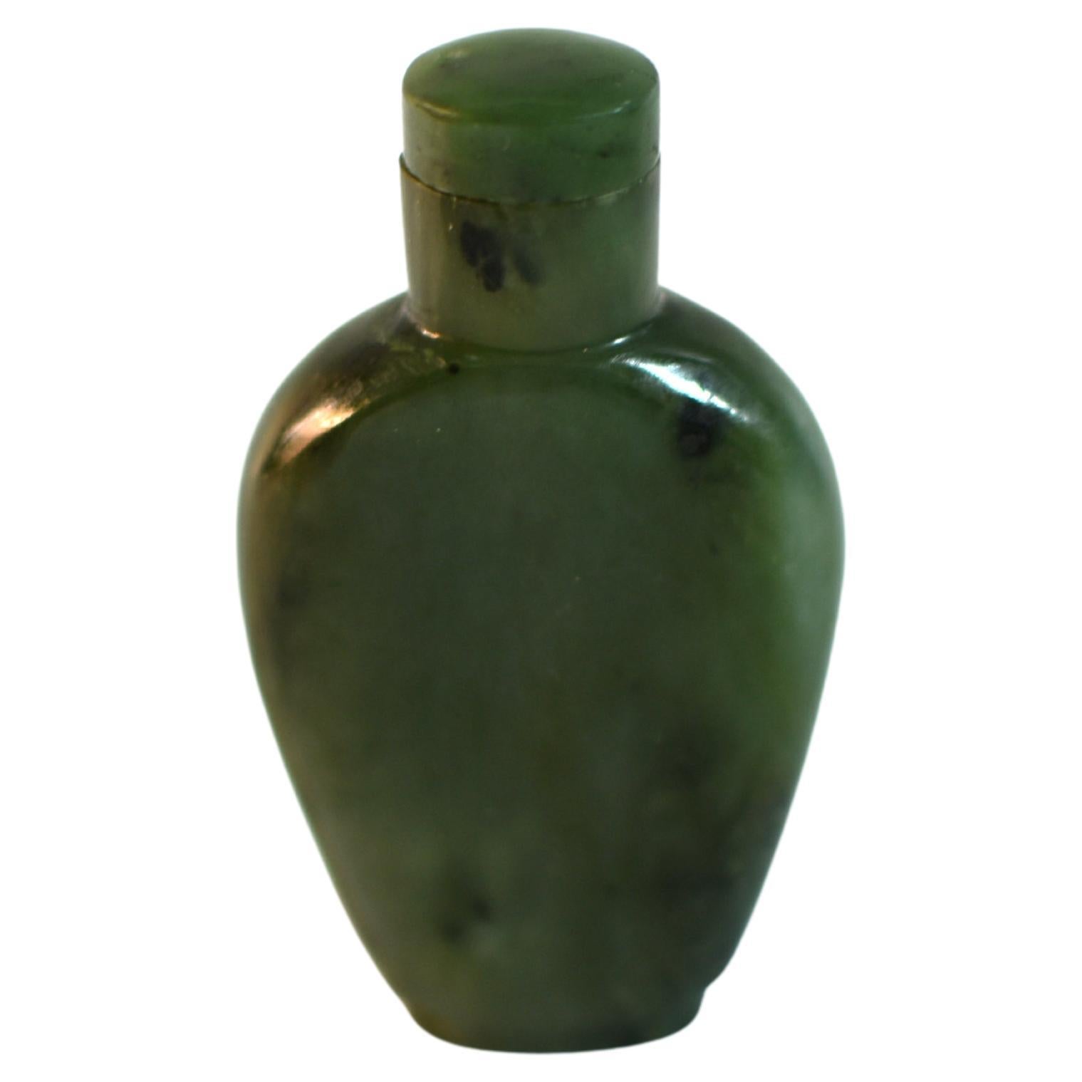 Tabatière en jade vert épinard antique Jade