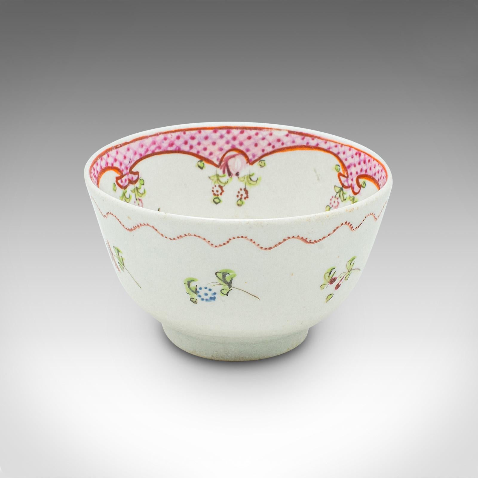Japonais Duo de boissons à thé vertes anciennes japonaise, céramique, tasse et soucoupe, victorienne, 1900 en vente