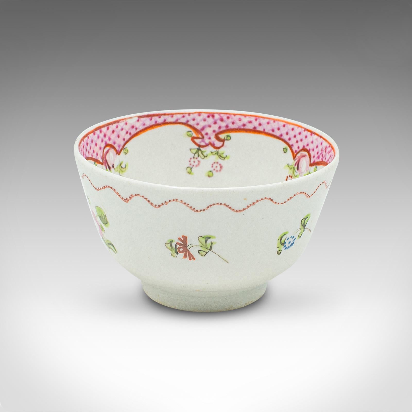 Duo de boissons à thé vertes anciennes japonaise, céramique, tasse et soucoupe, victorienne, 1900 Bon état - En vente à Hele, Devon, GB