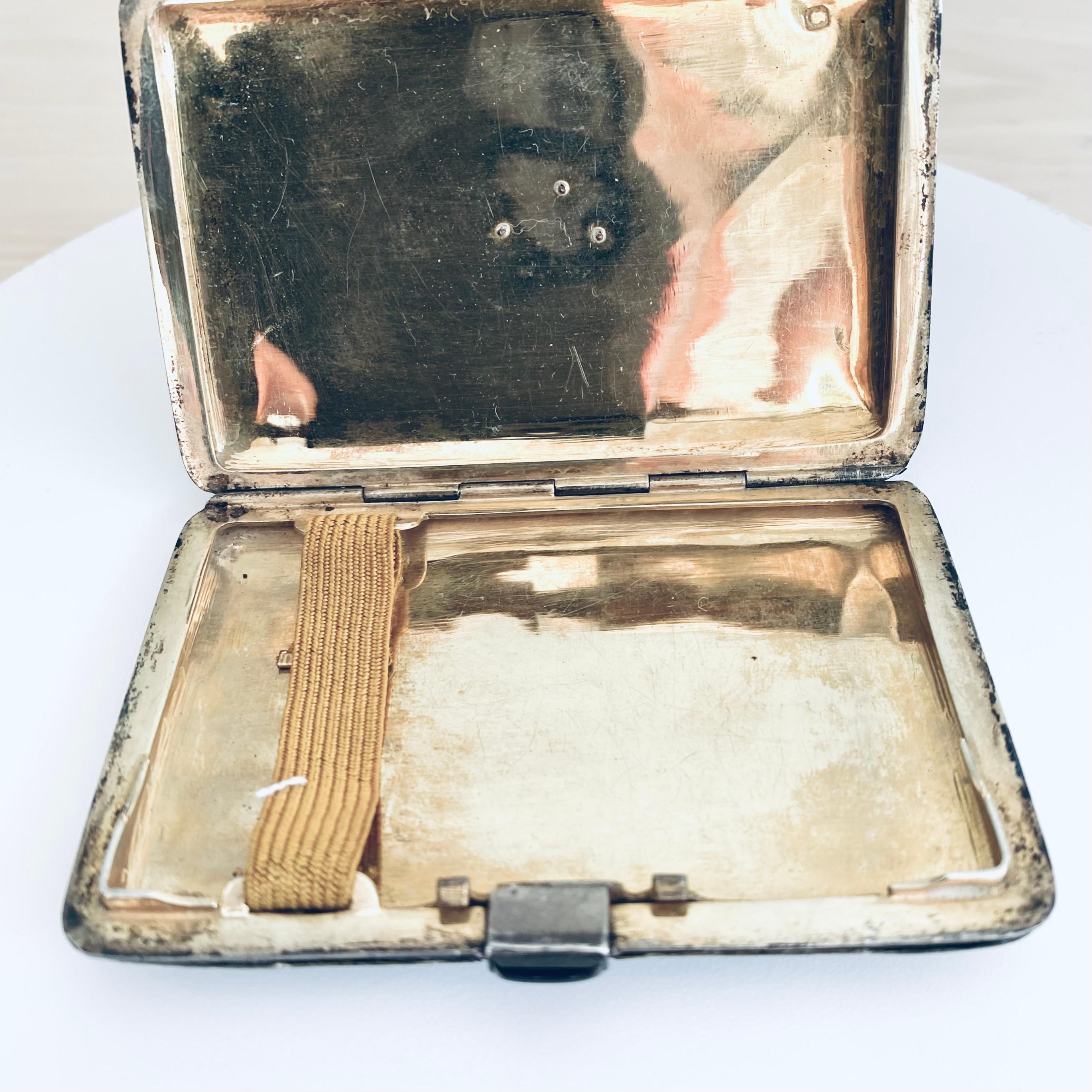 Antikes grünes Zigarettenetui aus strukturiertem Leder mit Schwanenmotiv aus Sterling 1
