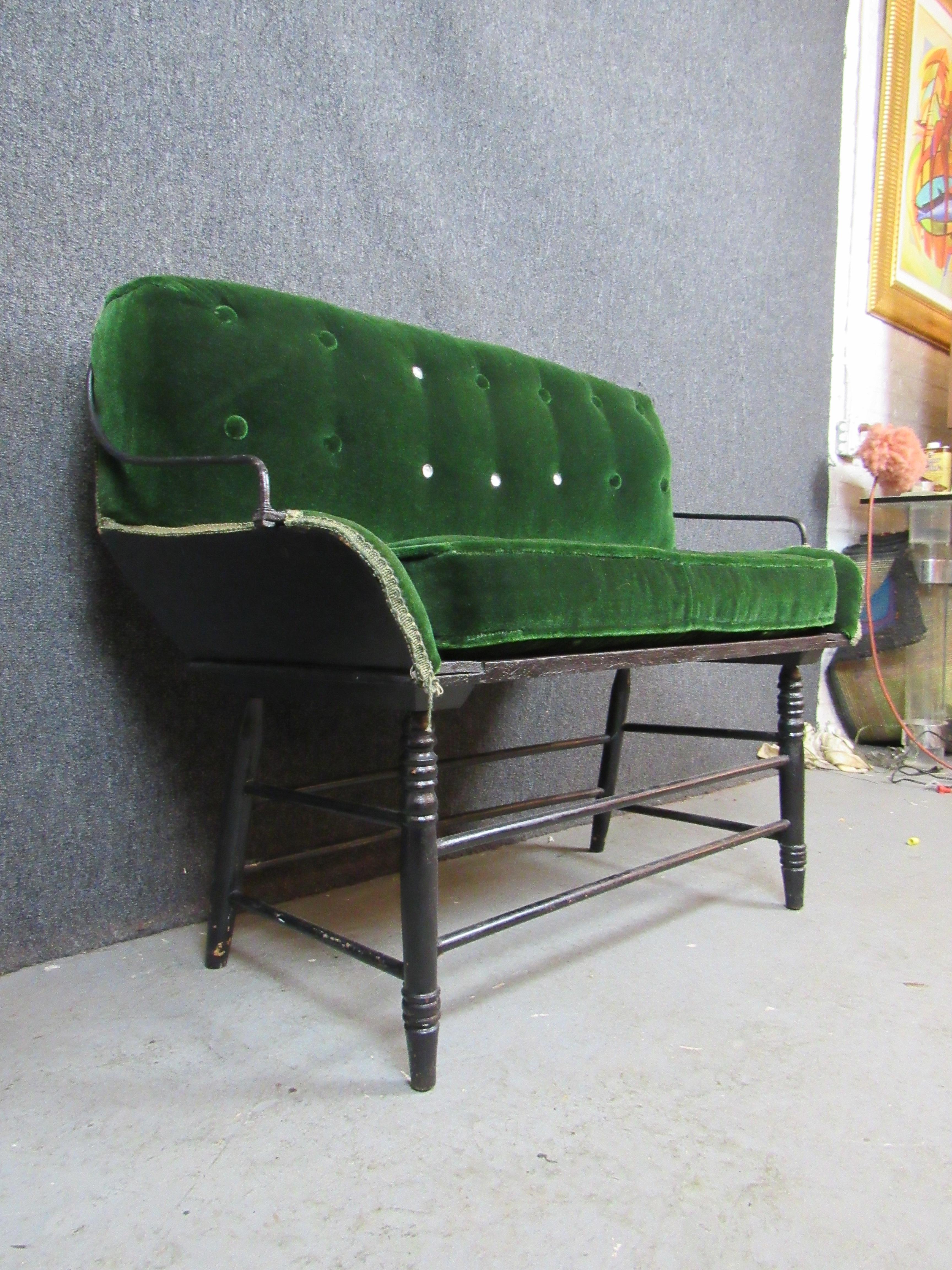 Antique Green Velvet Buggy Bench In Good Condition For Sale In Brooklyn, NY