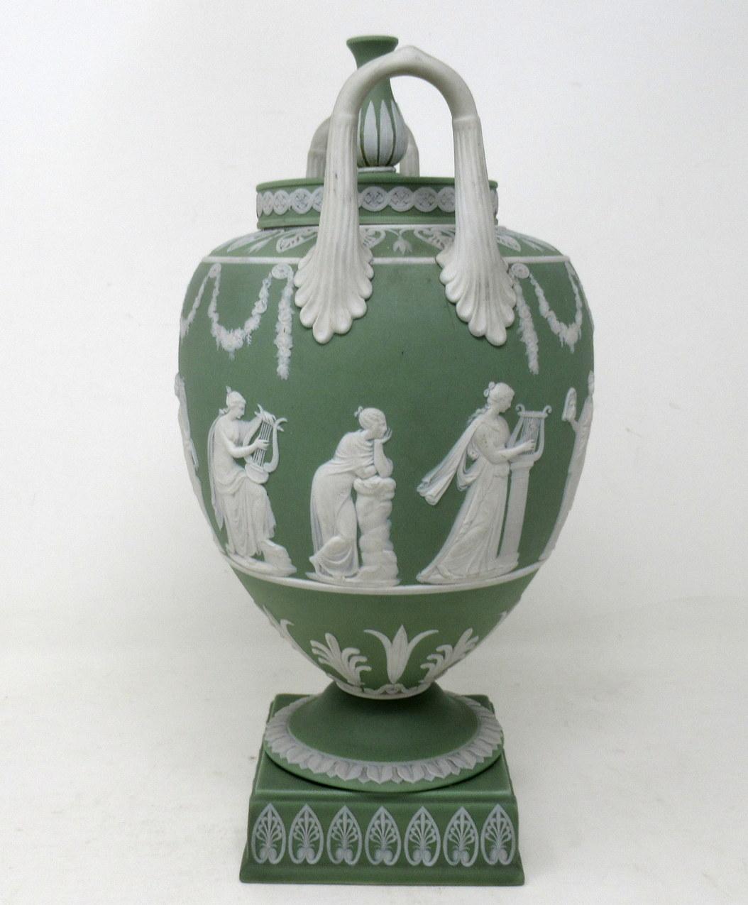 wedgwood vase green