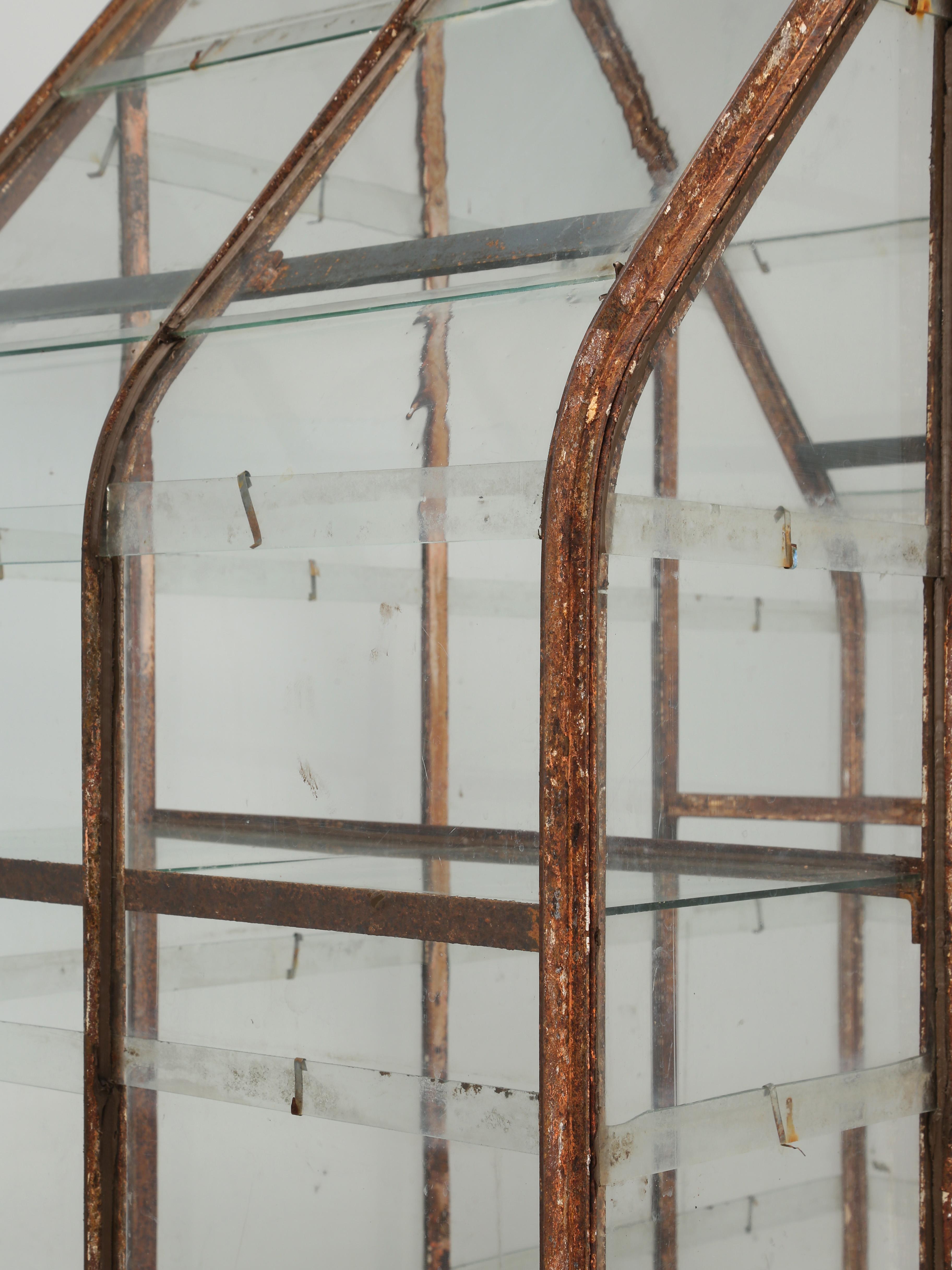 Antique Greenhouse from Ireland, County Cavan, Early 1900’s on Wheels In Good Condition In Chicago, IL