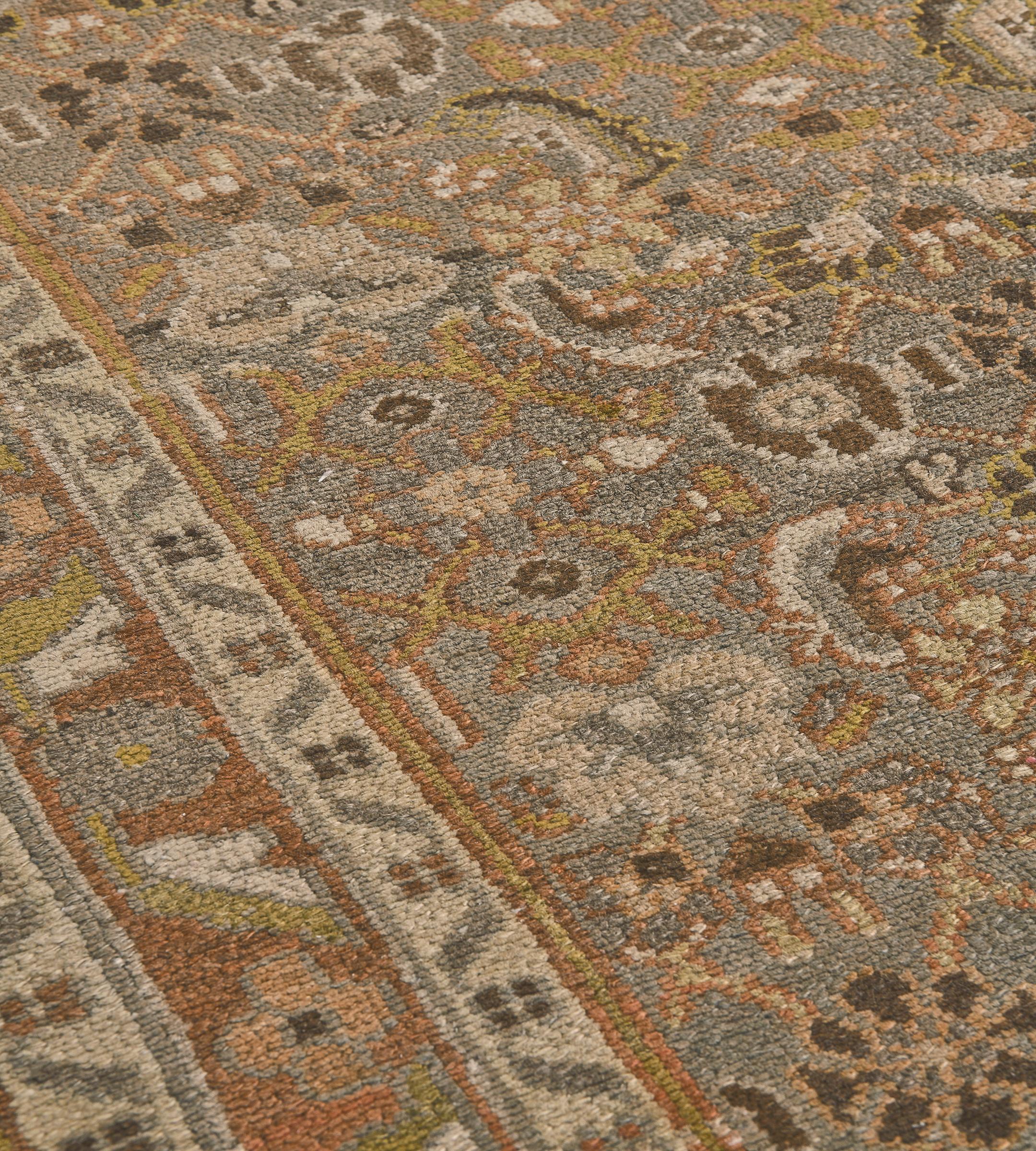 Antiker grauer und brauner Läufer mit Herati-Muster aus Persien (Malayer) (Persisch) im Angebot