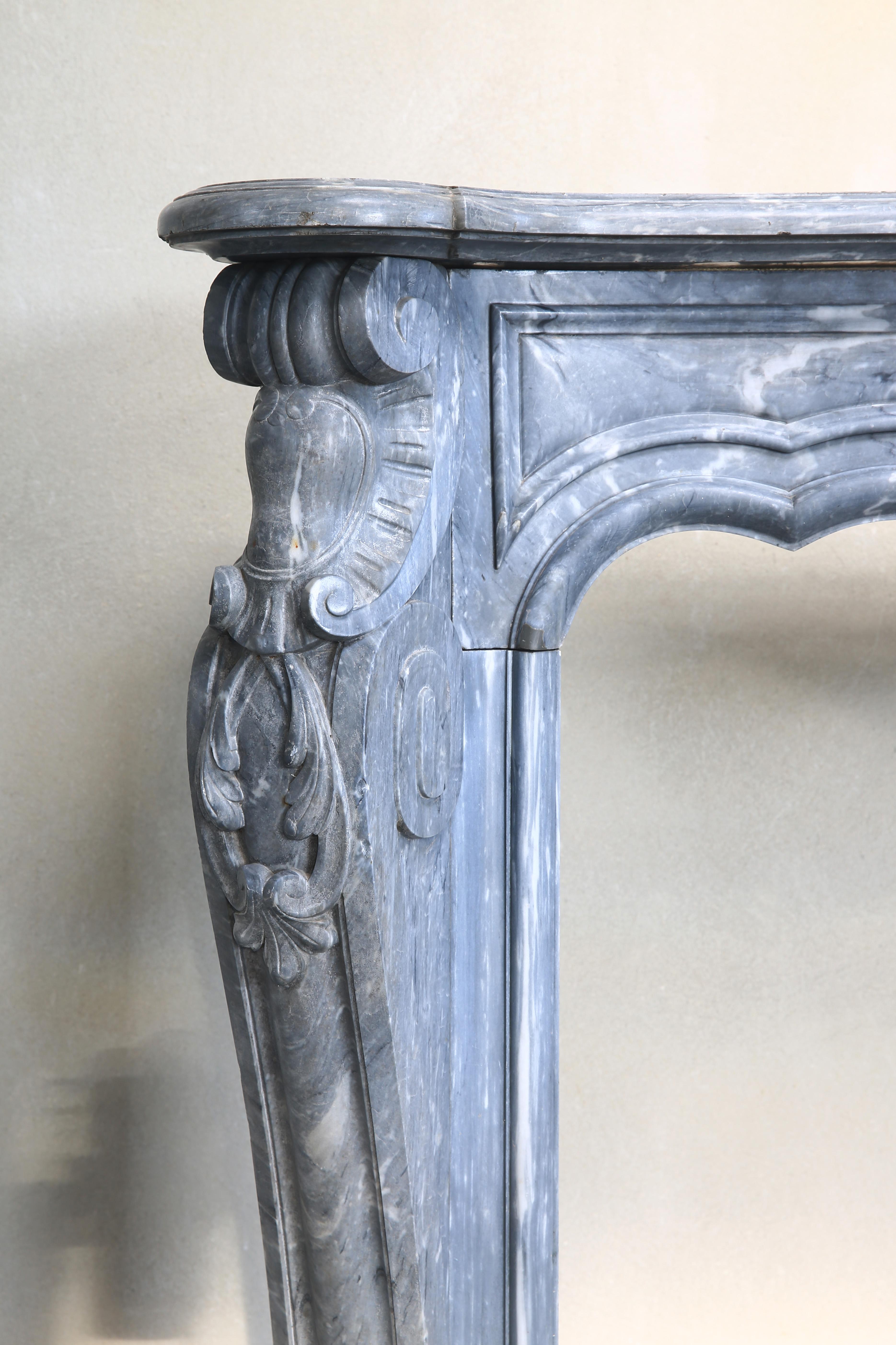 Antique Grey/Blue Marble Fireplace, 18th Century, Louis XV In Good Condition For Sale In Made, NL