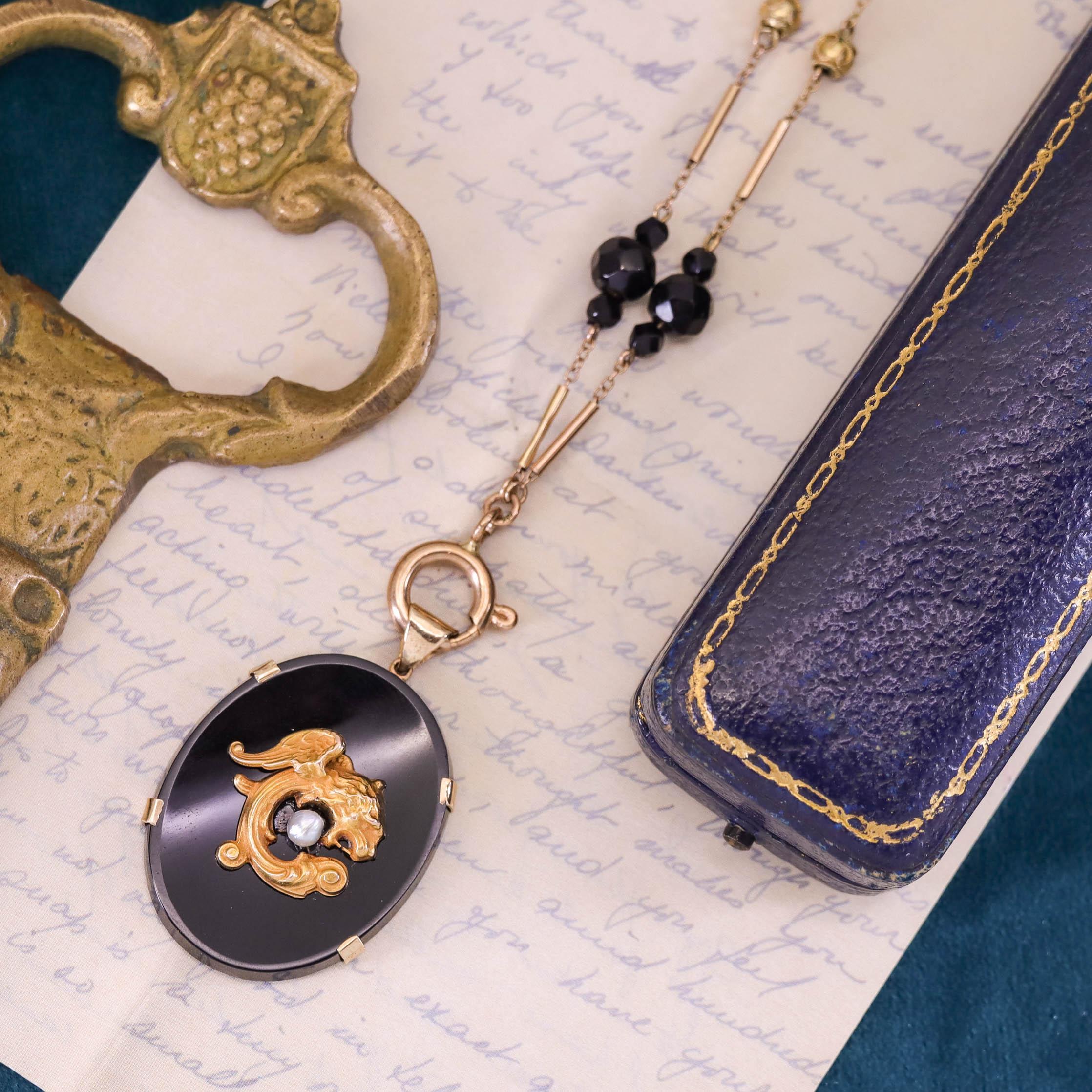 Collier ancien de conversion de griffon en or 14k en vente 1