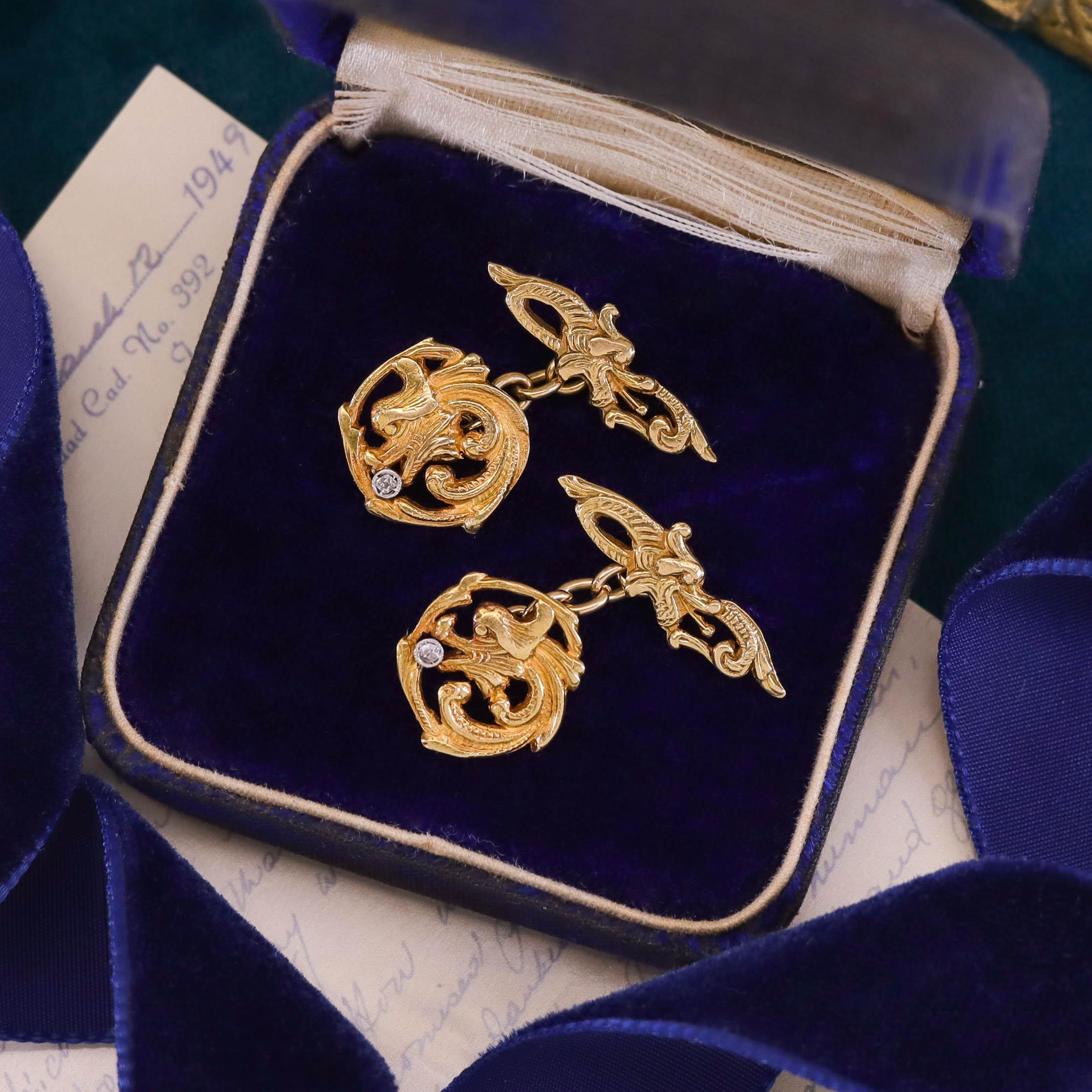 Boutons de manchette Griffin anciens en or 18 carats Excellent état - En vente à Lewisburg, PA