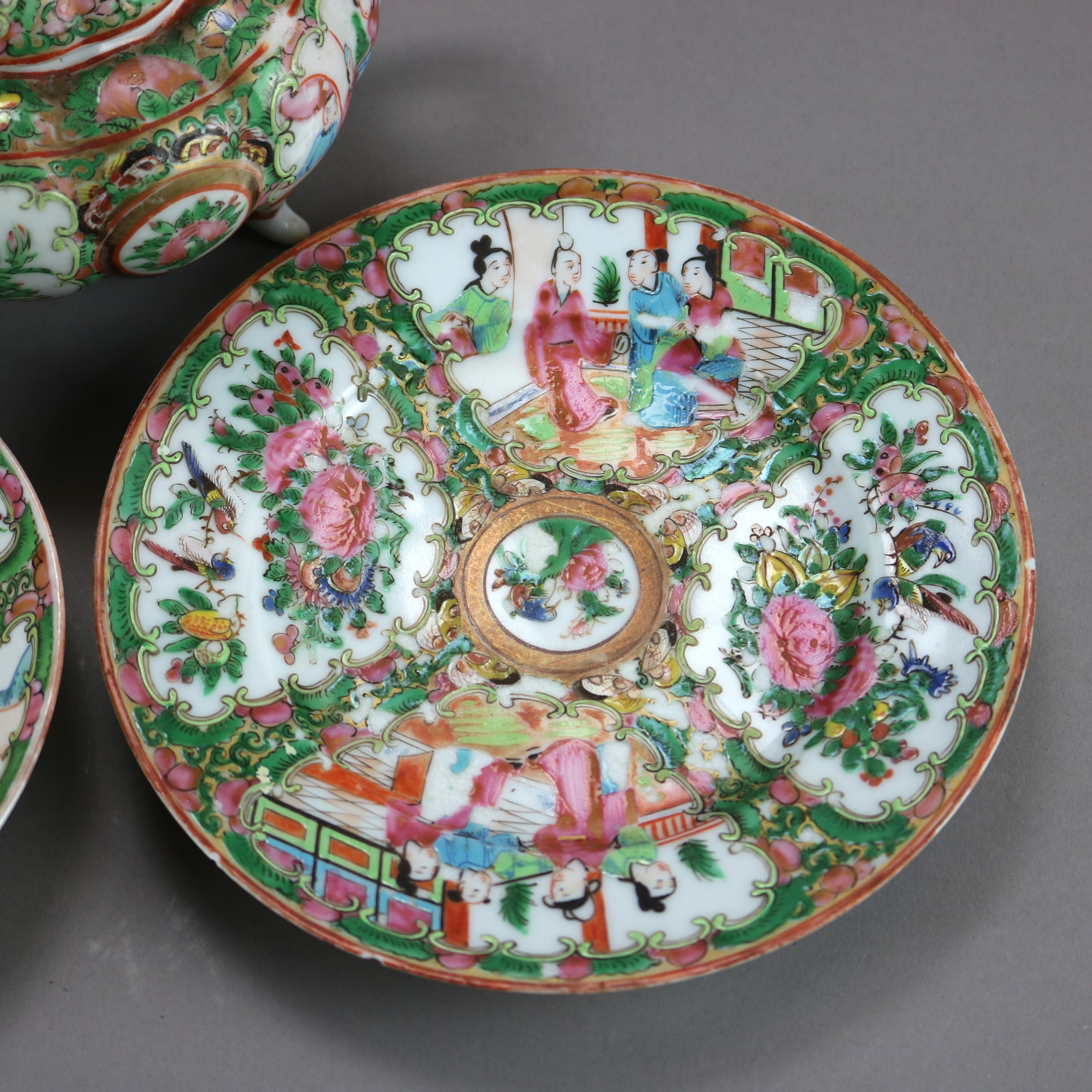Antique Group of Fifteen Chinese Rose Medallion Porcelain Dining Pieces, c1900 In Good Condition In Big Flats, NY