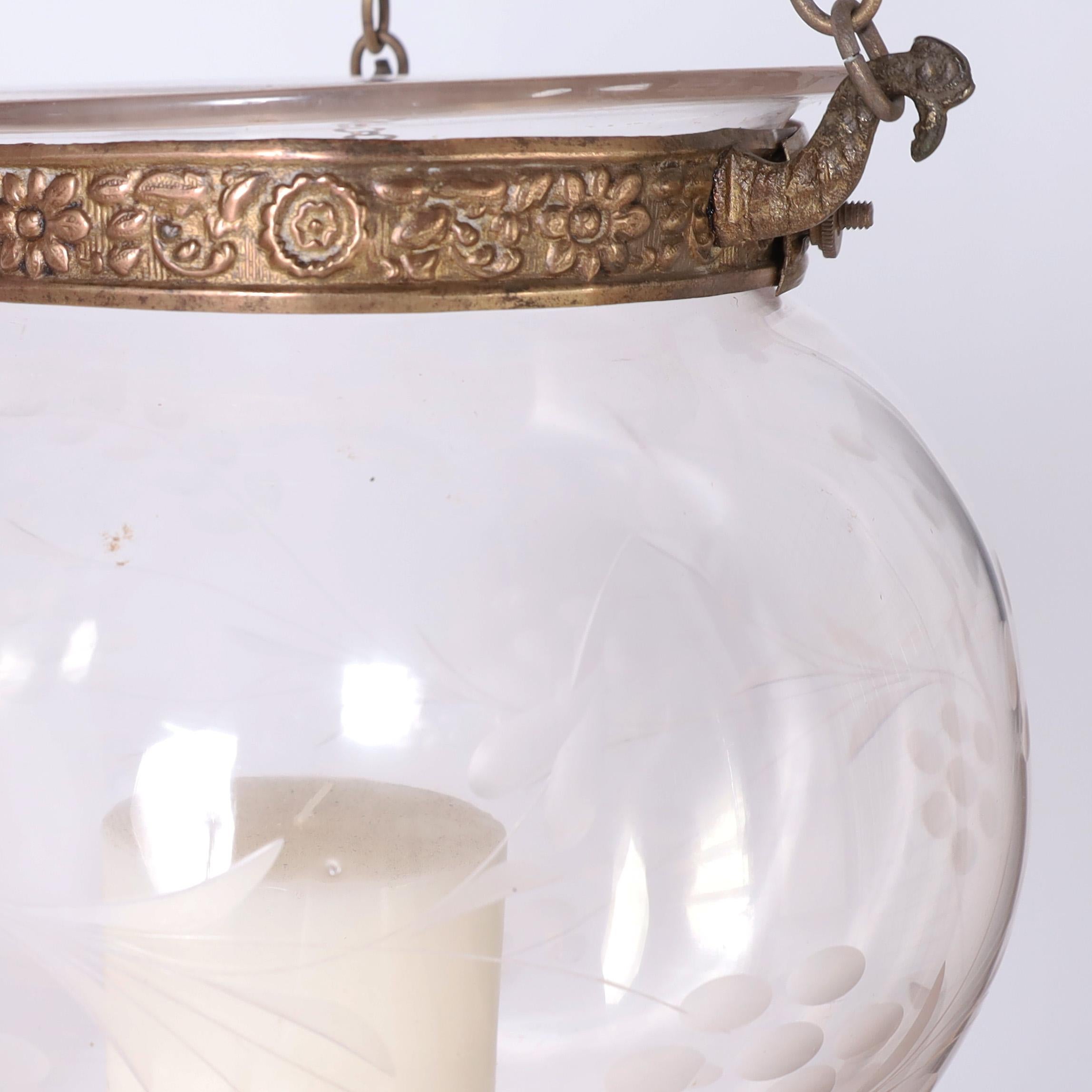 Groupe ancien de trois appliques à cloche fumée, prix individuel en vente 2