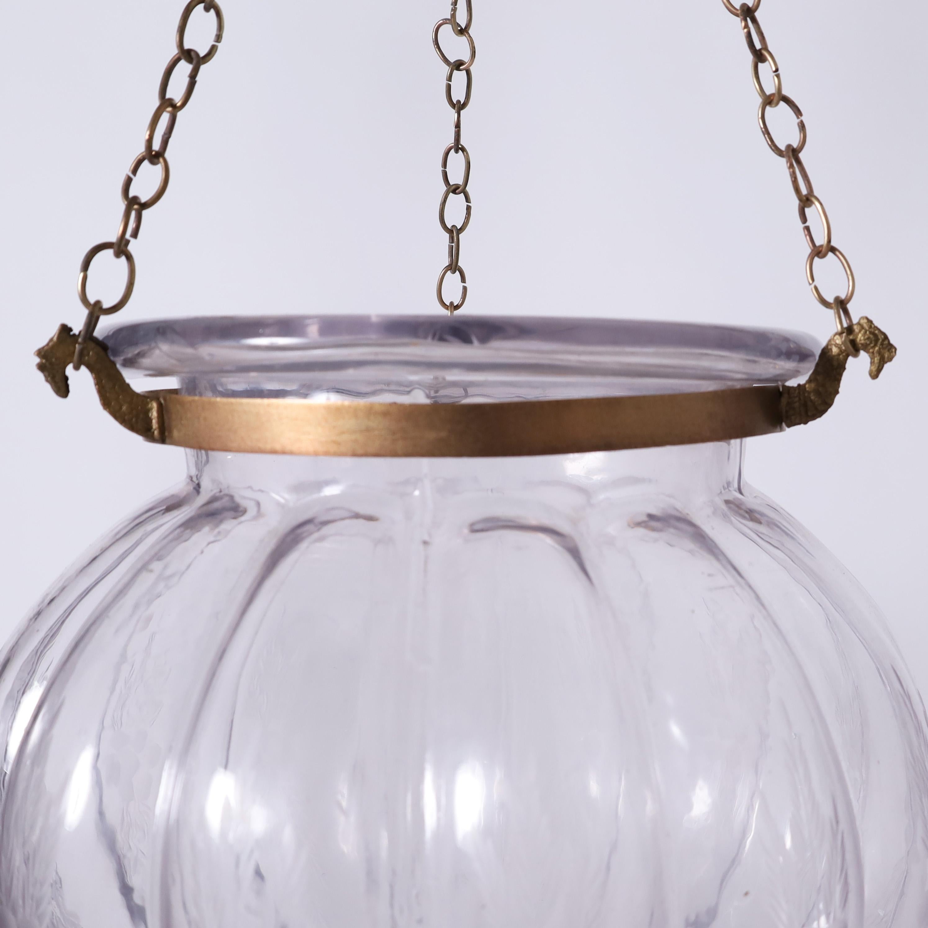 Groupe ancien de trois appliques à cloche fumée, prix individuel en vente 2