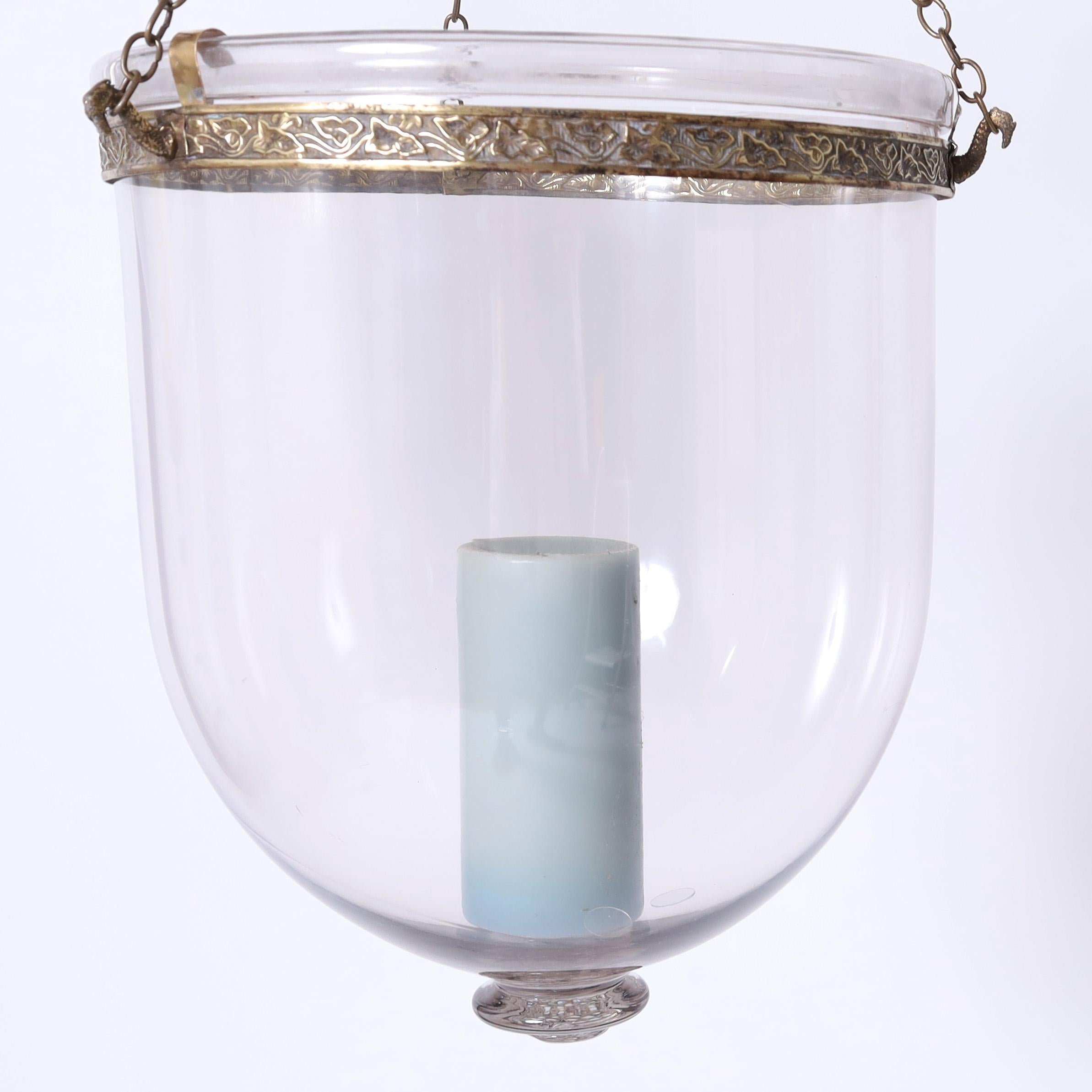 Groupe ancien de trois appliques à cloche fumée, prix individuel Bon état - En vente à Palm Beach, FL